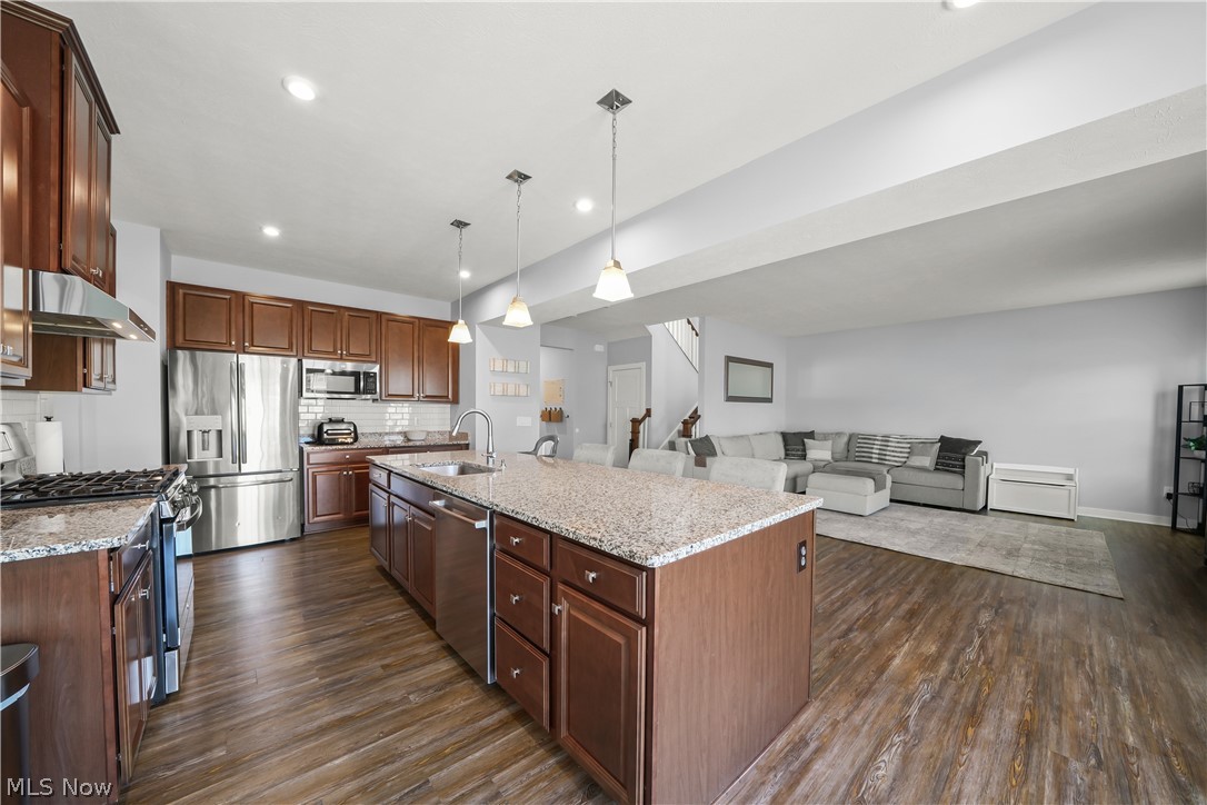 8513 Raya Lane