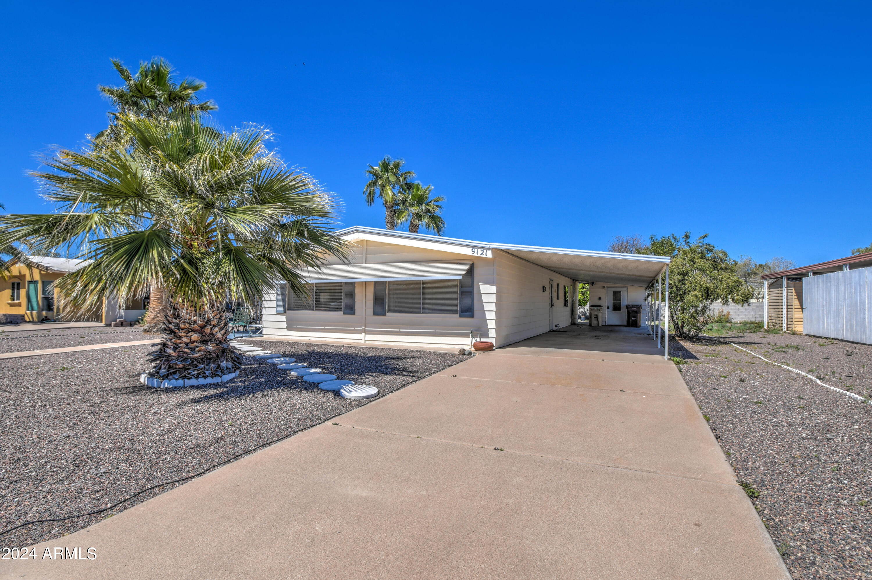 9121 E SUN LAKES Boulevard