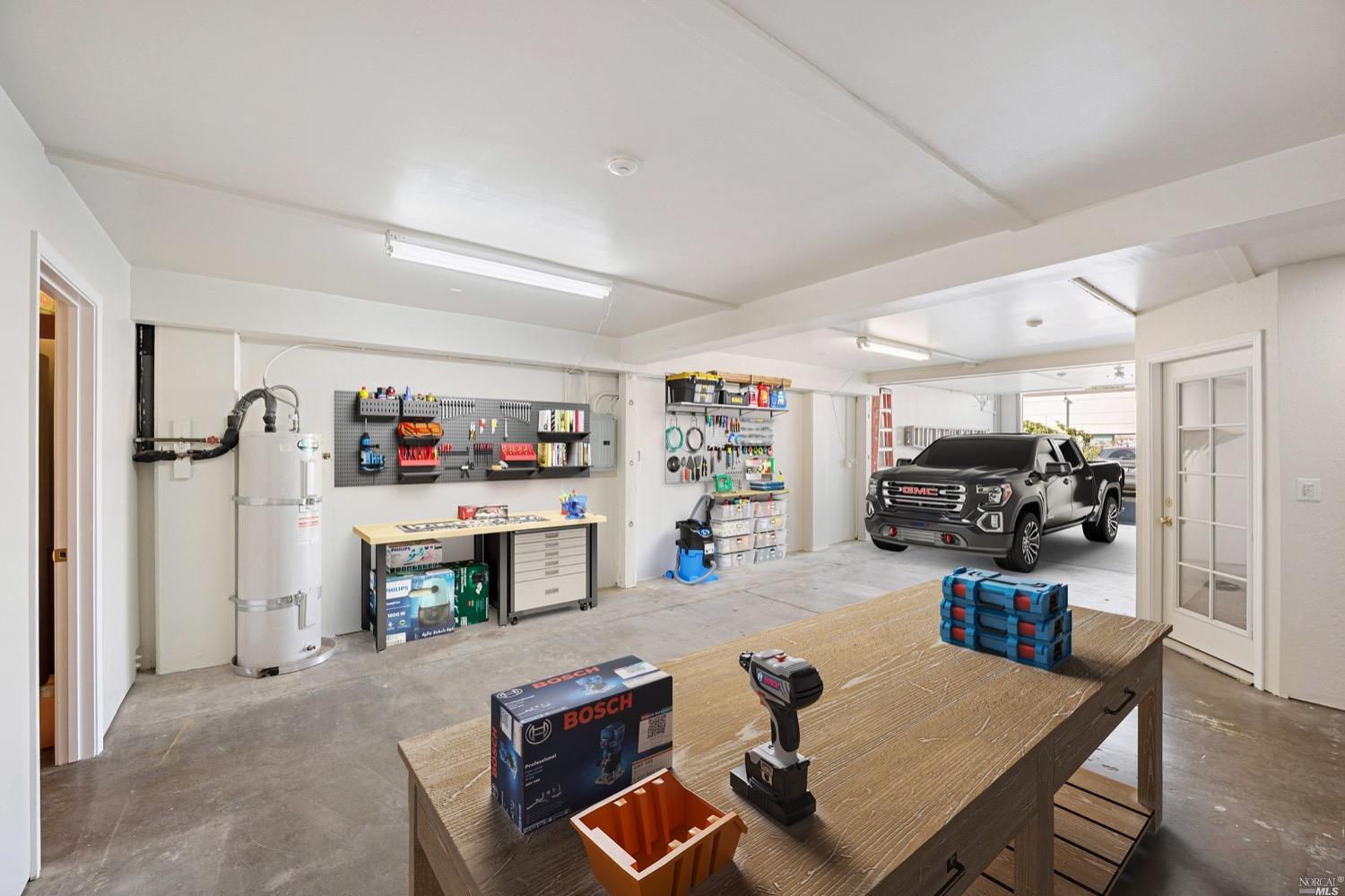 1525 E Francisco Boulevard Unit: 3