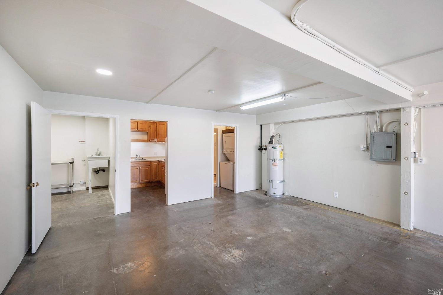 1525 E Francisco Boulevard Unit: 3