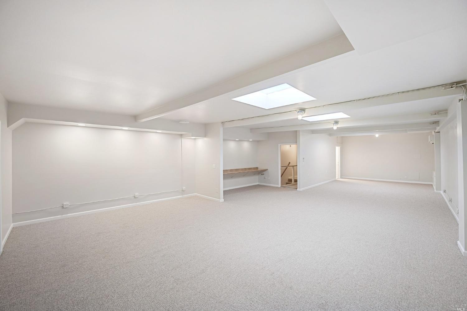 1525 E Francisco Boulevard Unit: 3