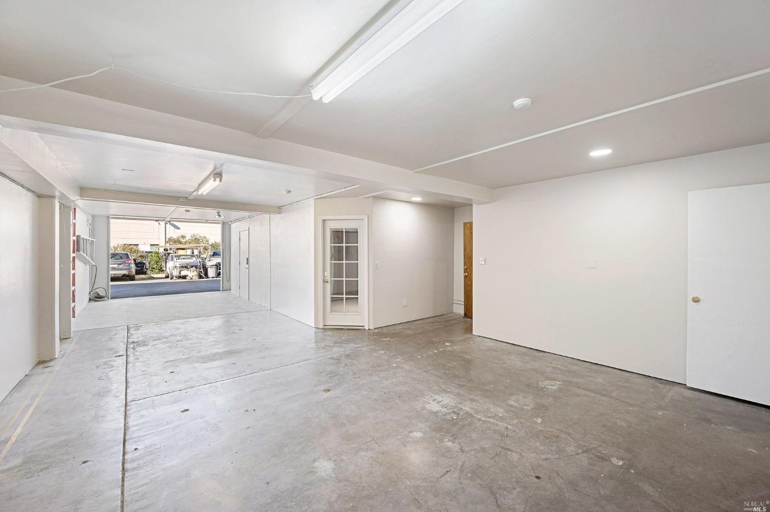 1525 E Francisco Boulevard Unit: 3