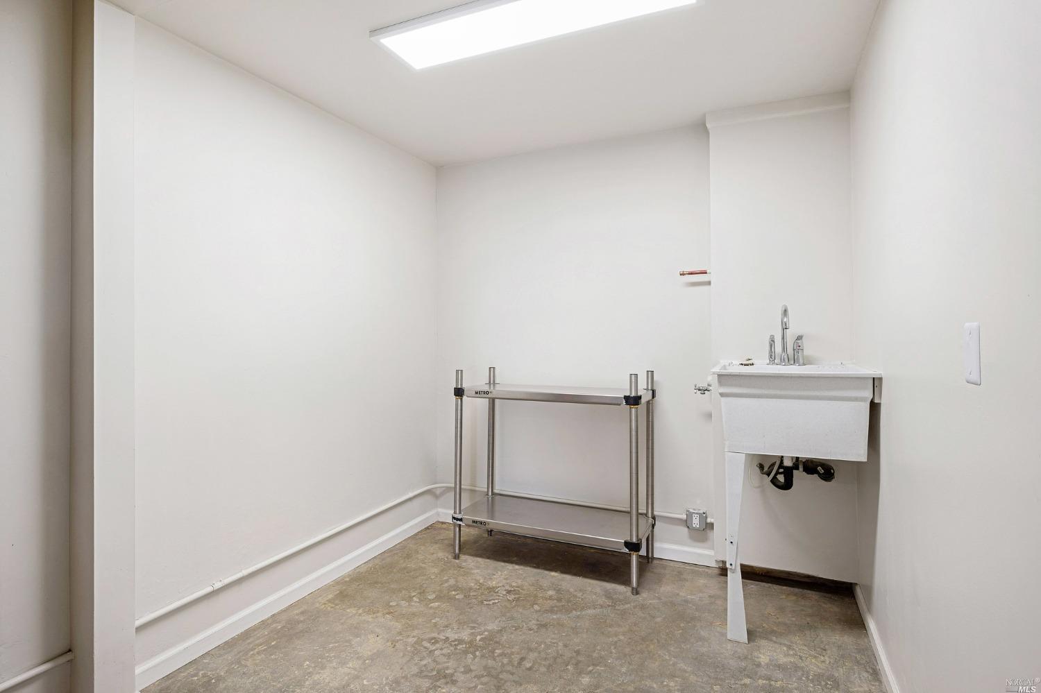 1525 E Francisco Boulevard Unit: 3