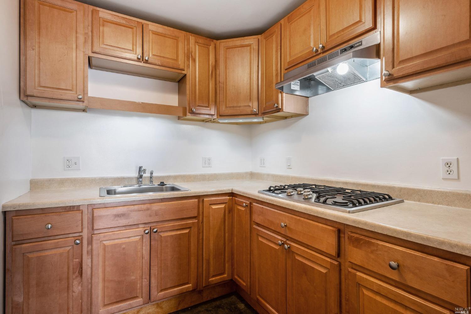 1525 E Francisco Boulevard Unit: 3