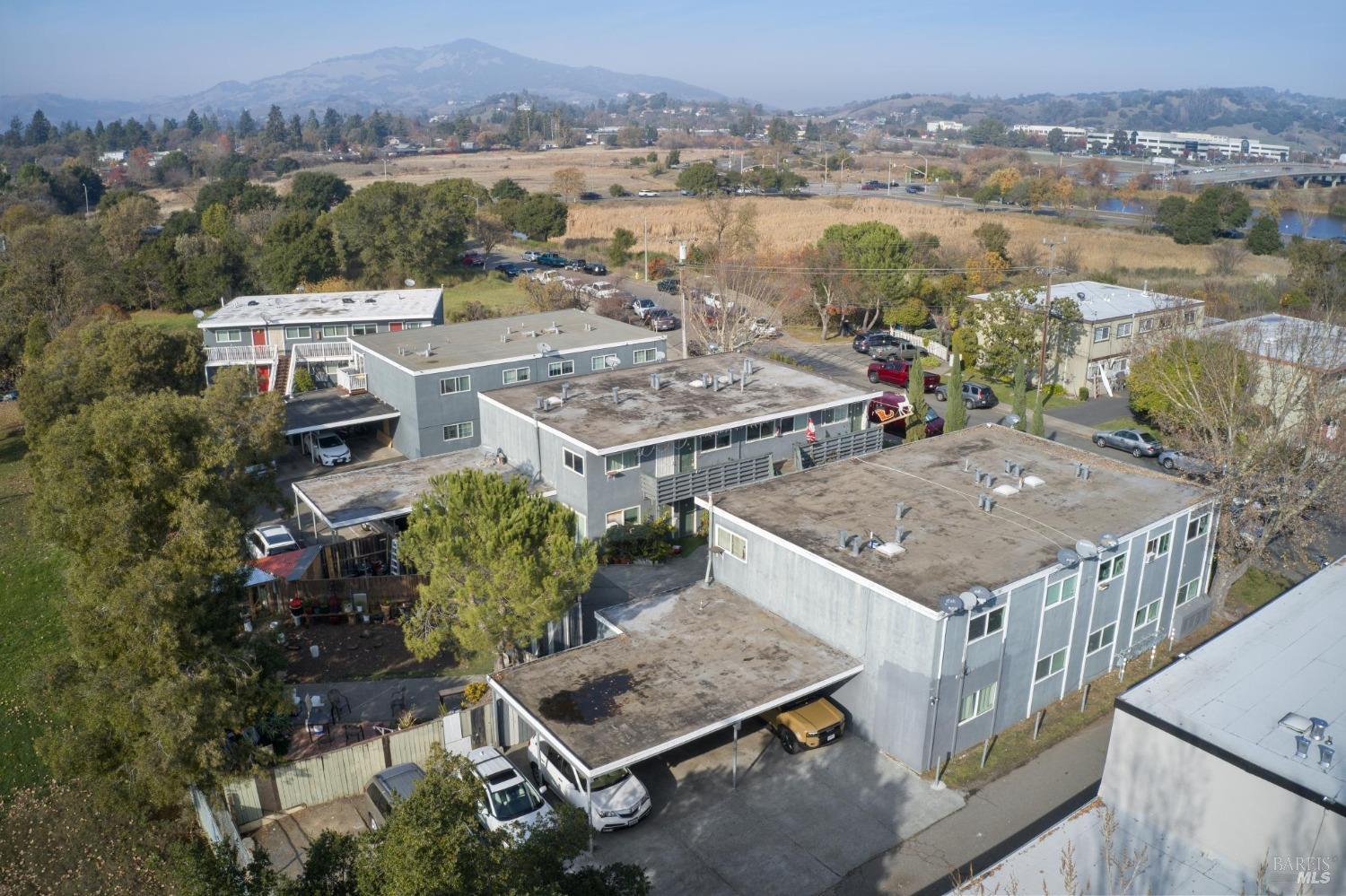 1317-1319 Leafwood Dr