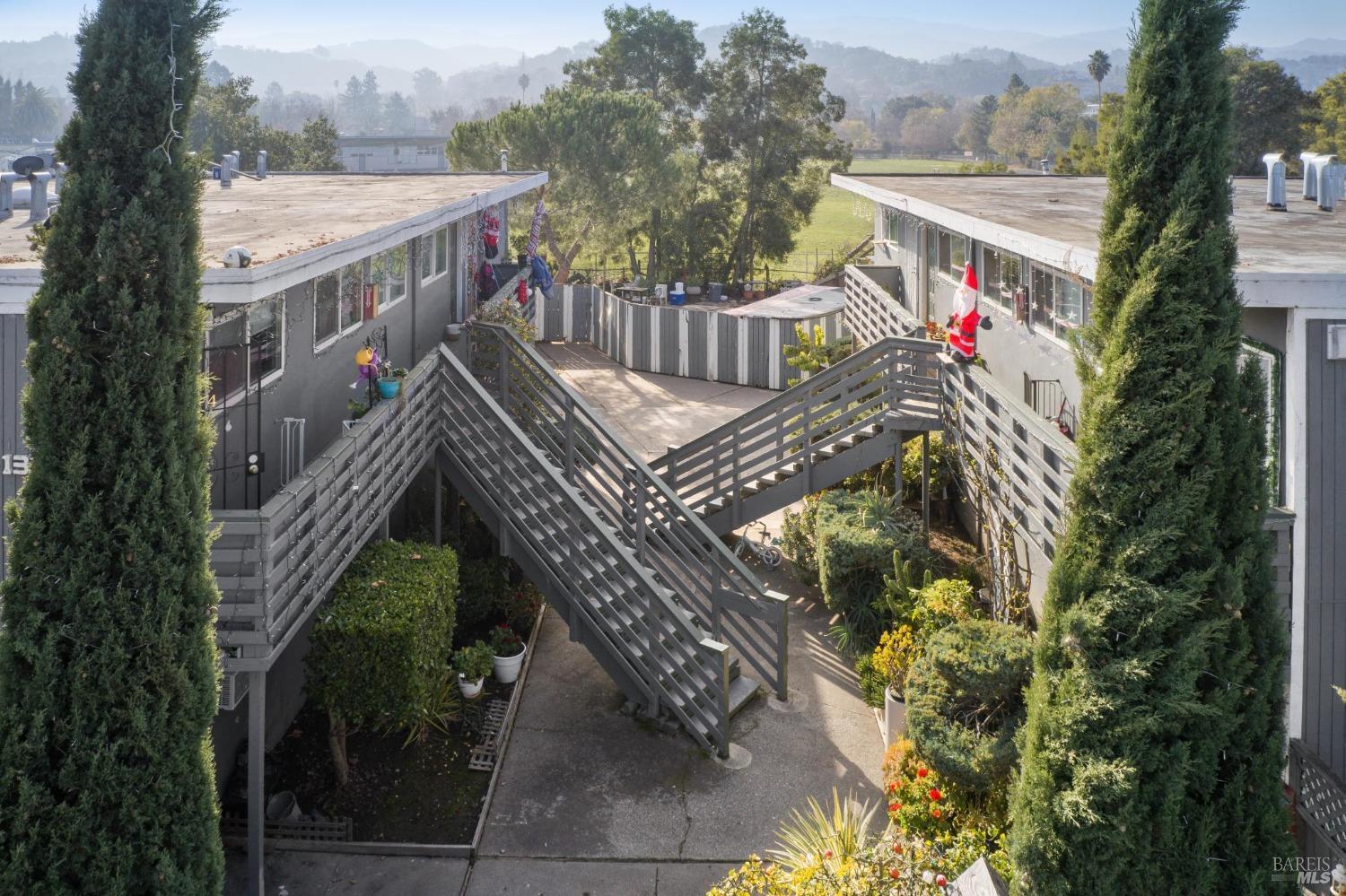 1317-1319 Leafwood Dr