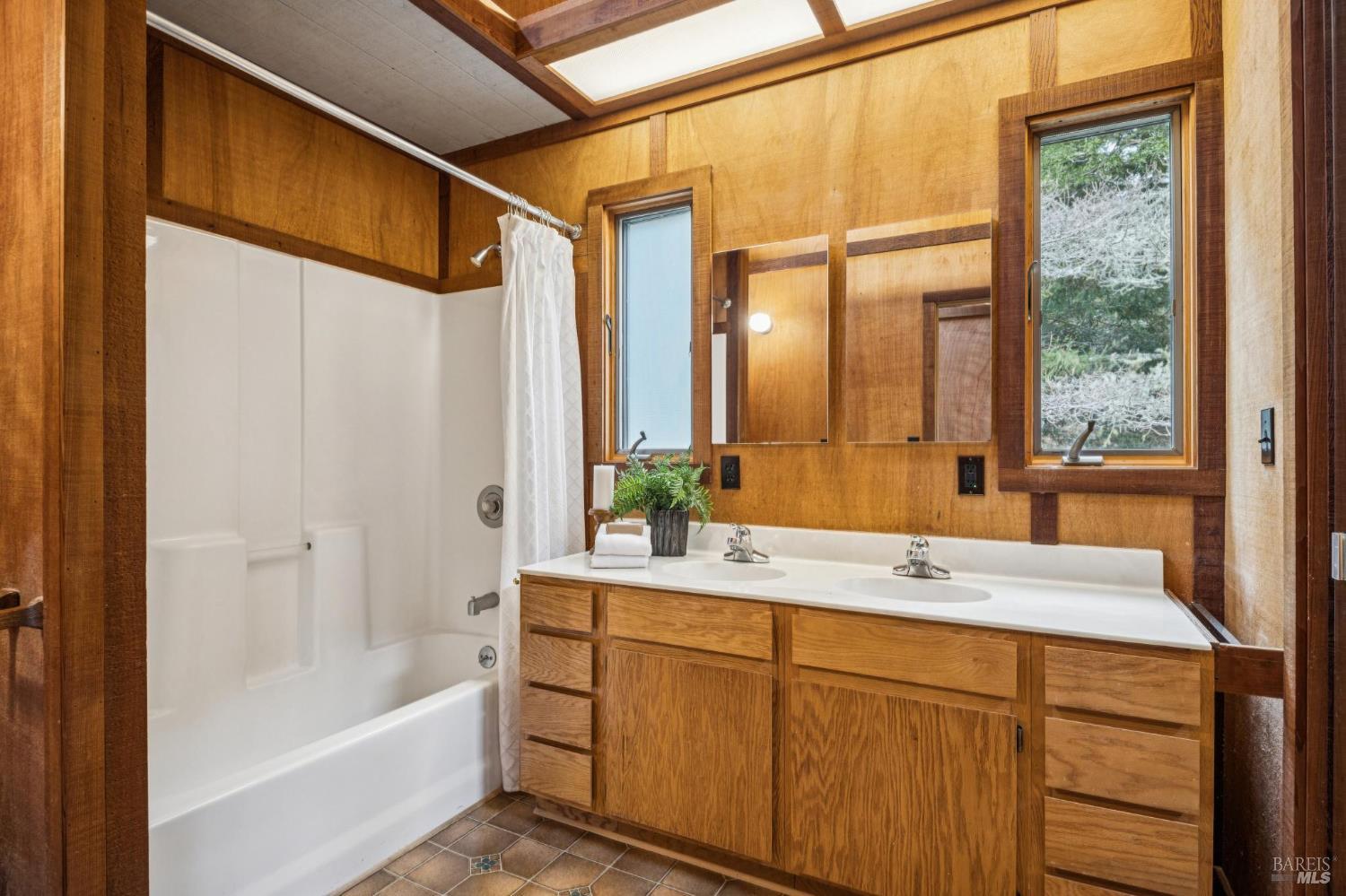 95 Sunnyside Drive