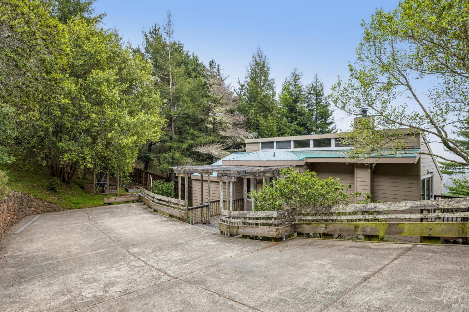 95 Sunnyside Drive
