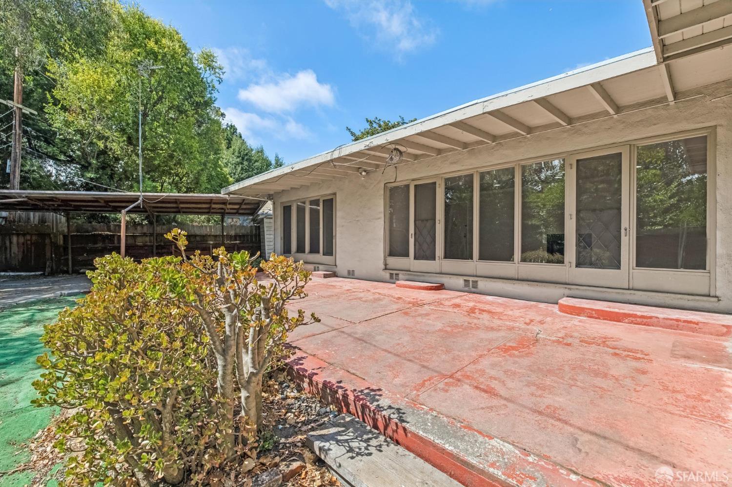 1151 Eastmoor Rd