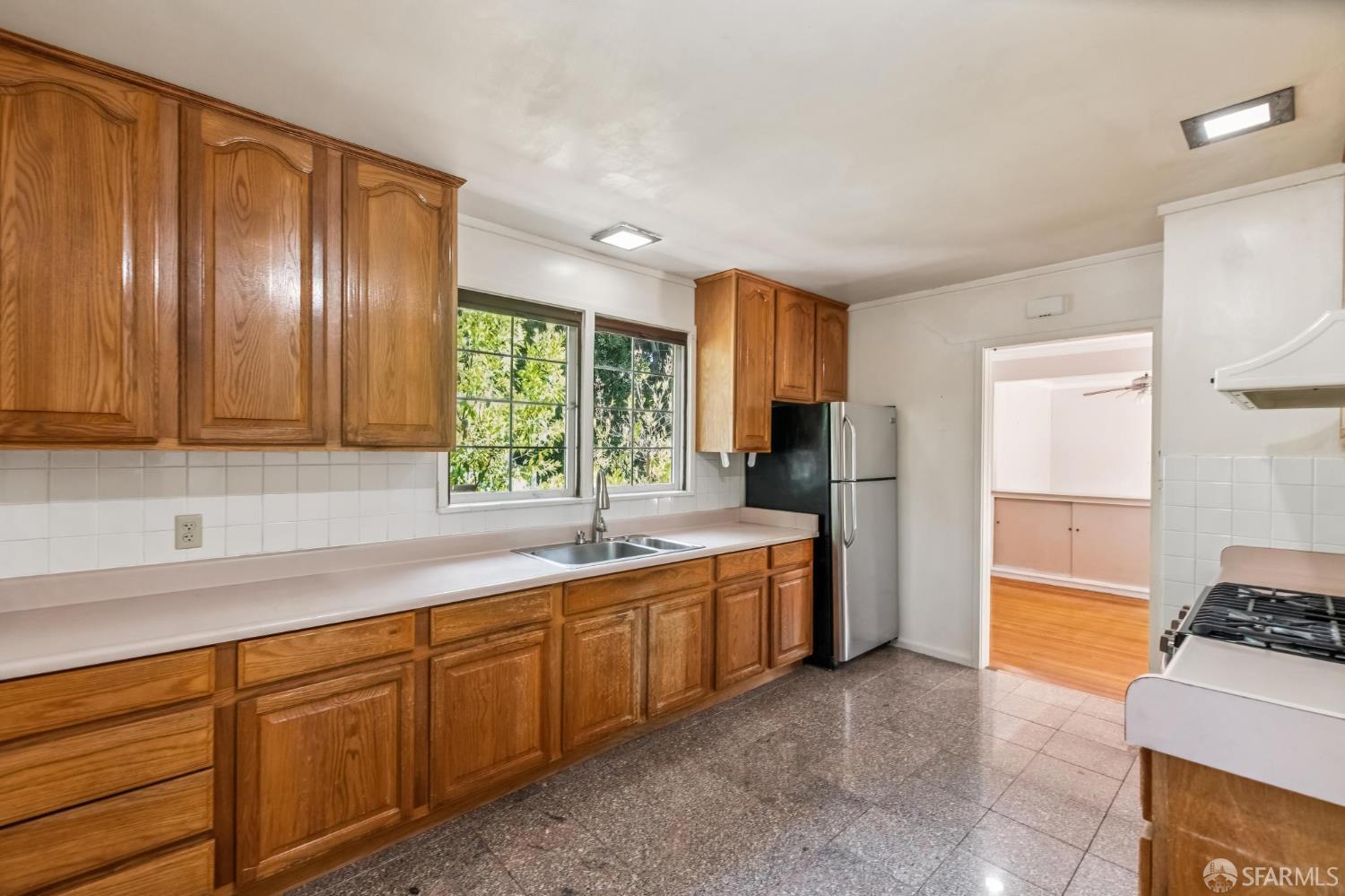 1151 Eastmoor Rd