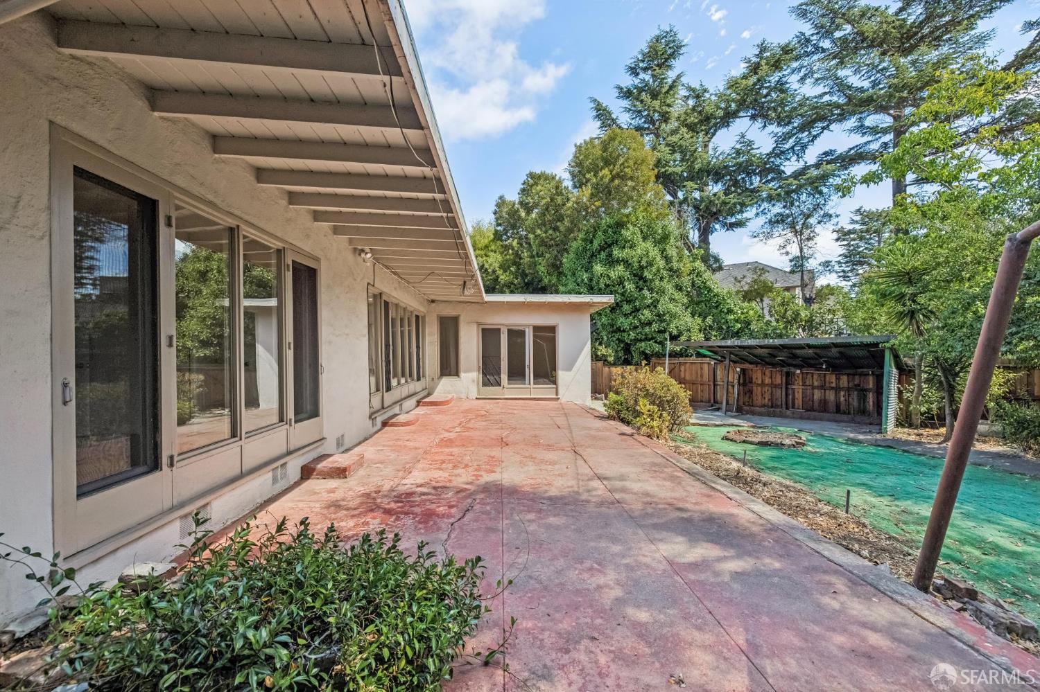 1151 Eastmoor Rd