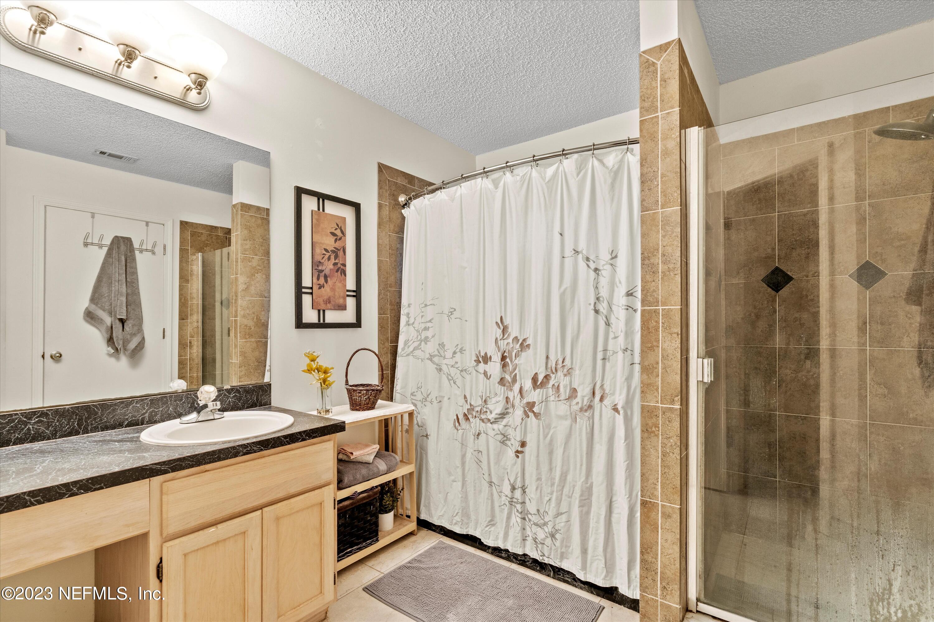 631 HIBERNIA OAKS Drive