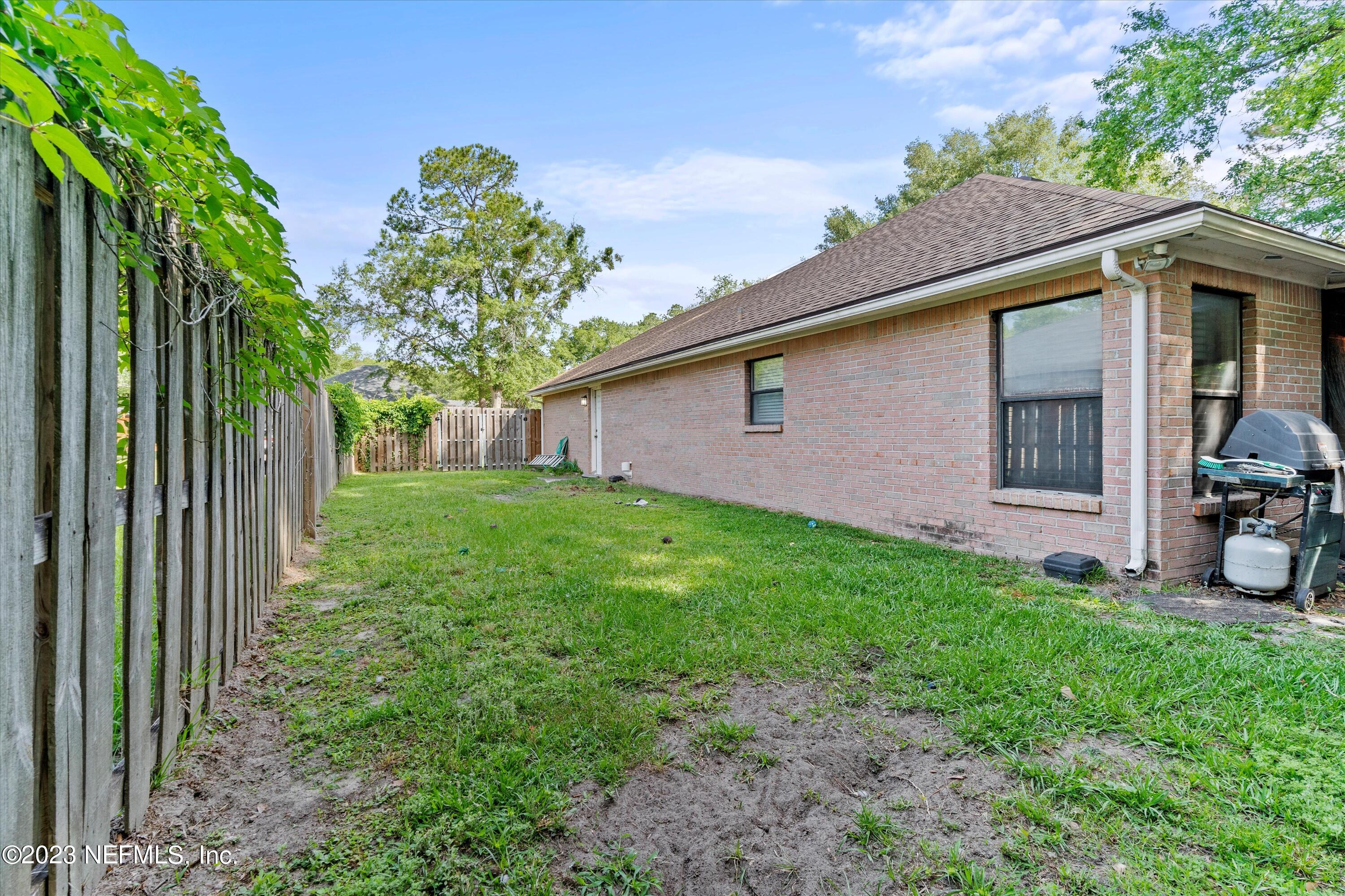 631 HIBERNIA OAKS Drive