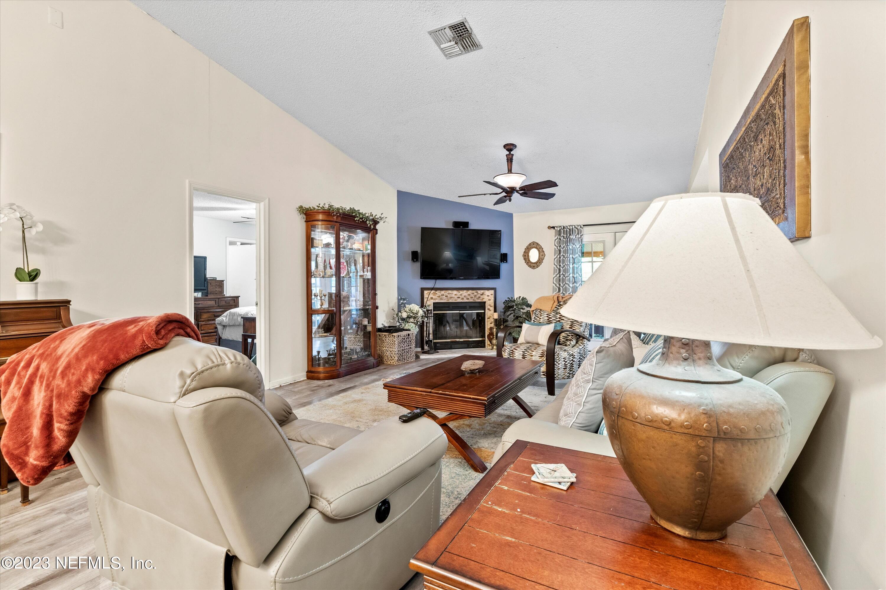 631 HIBERNIA OAKS Drive