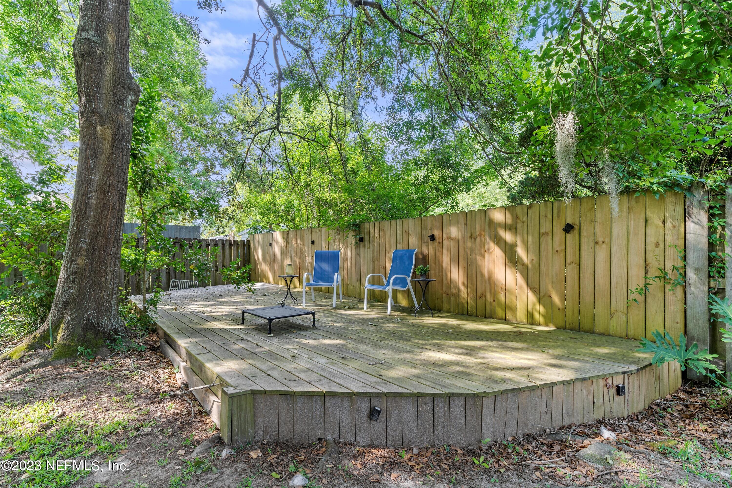 631 HIBERNIA OAKS Drive