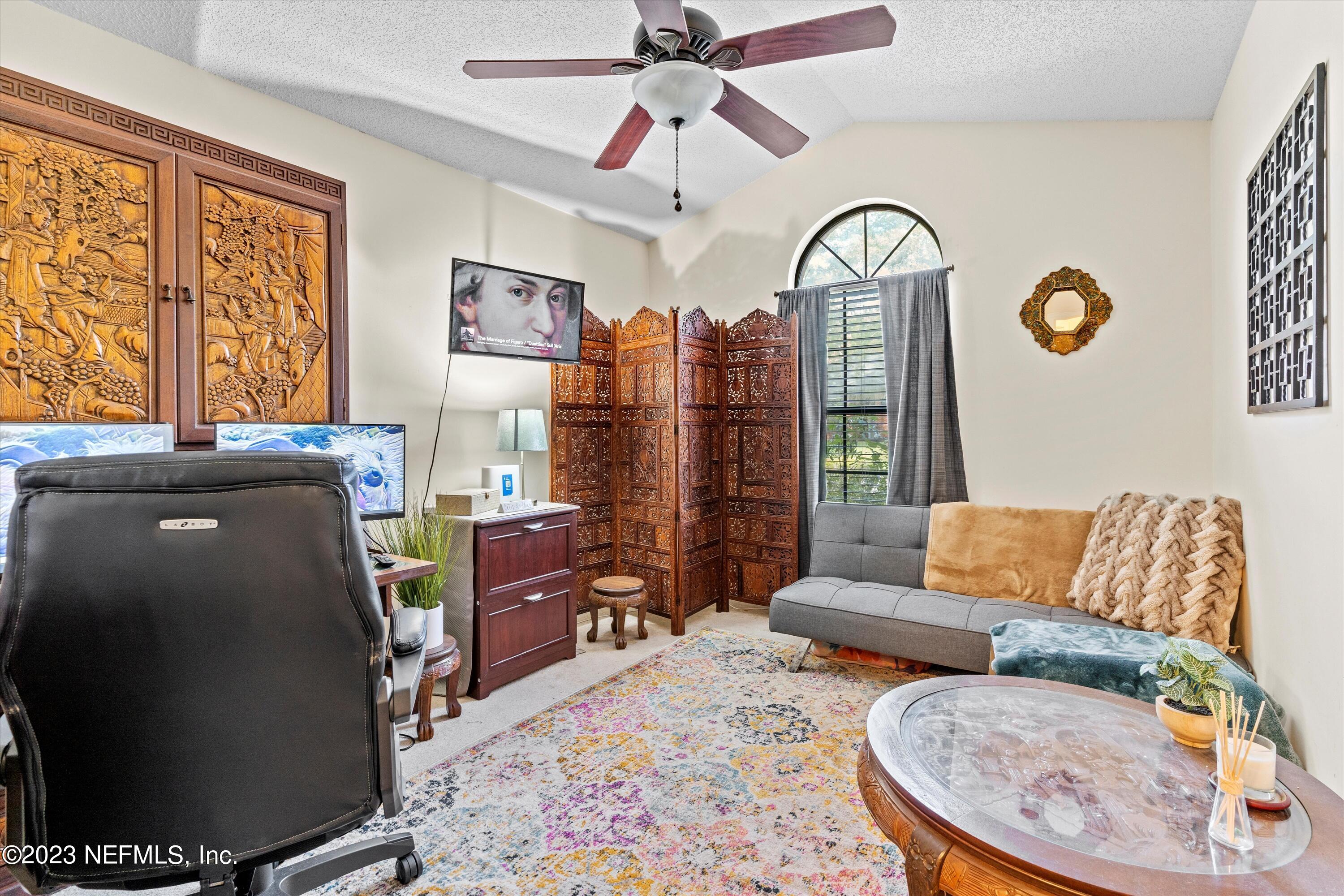 631 HIBERNIA OAKS Drive