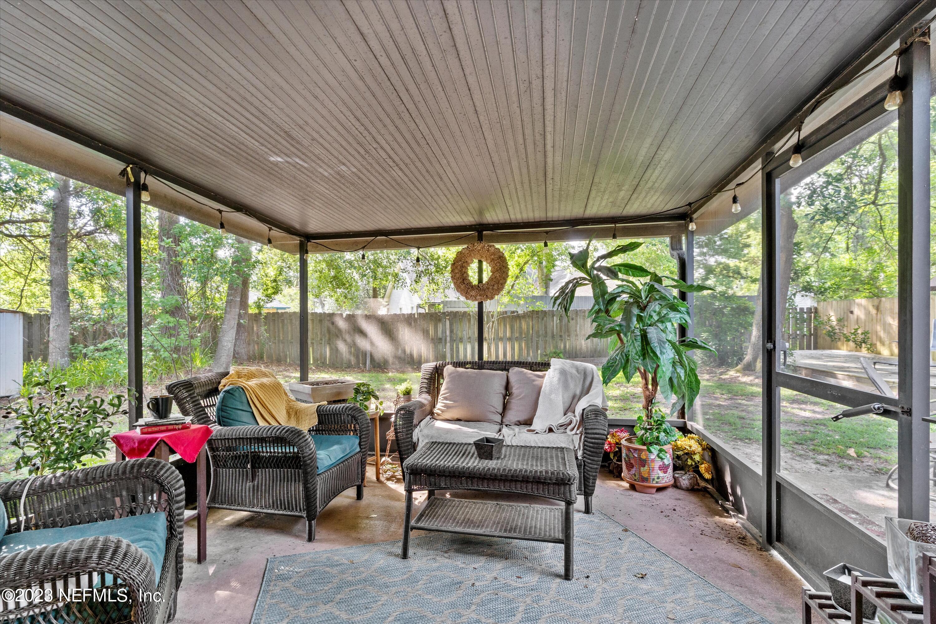 631 HIBERNIA OAKS Drive