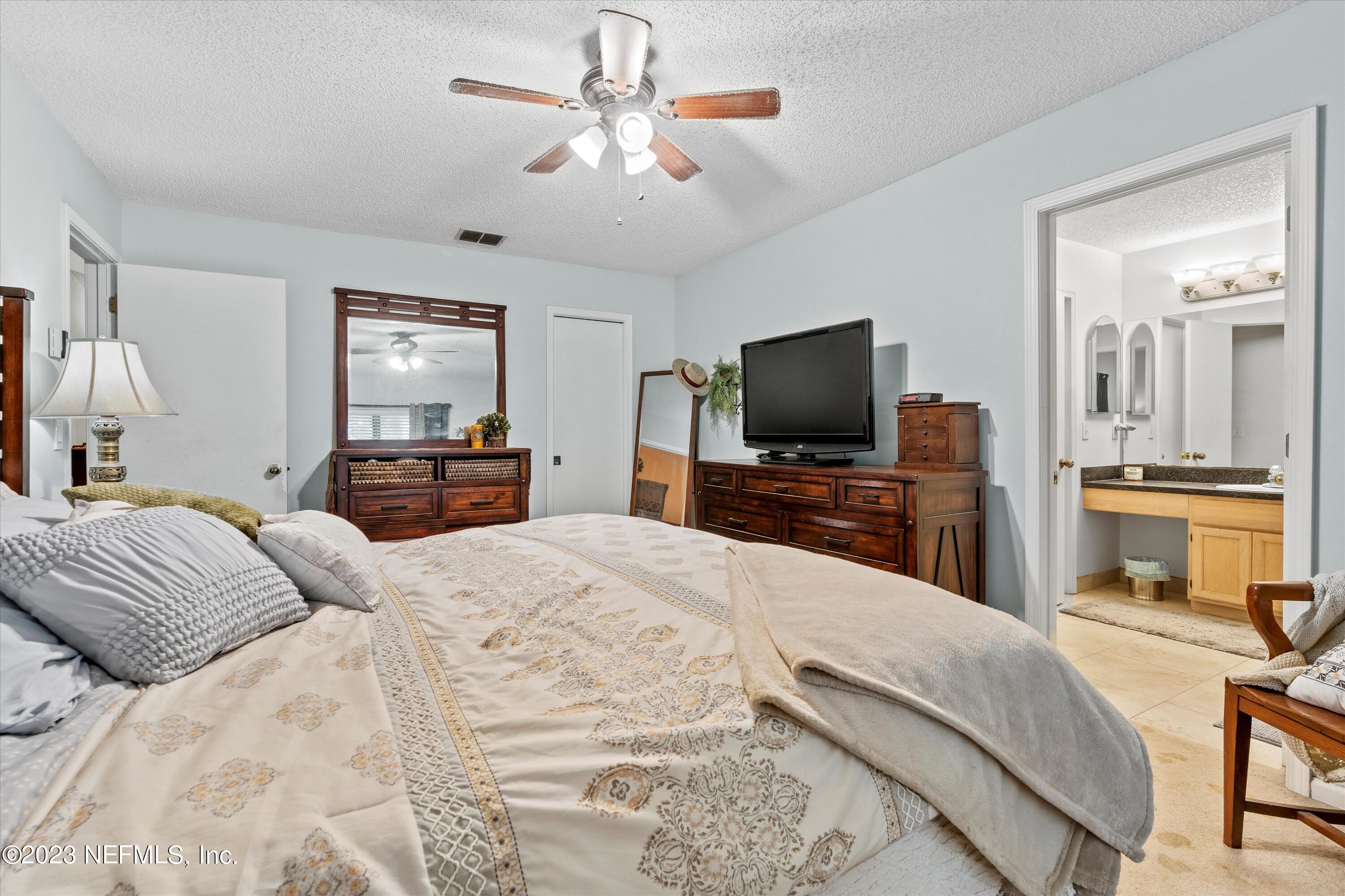 631 HIBERNIA OAKS Drive