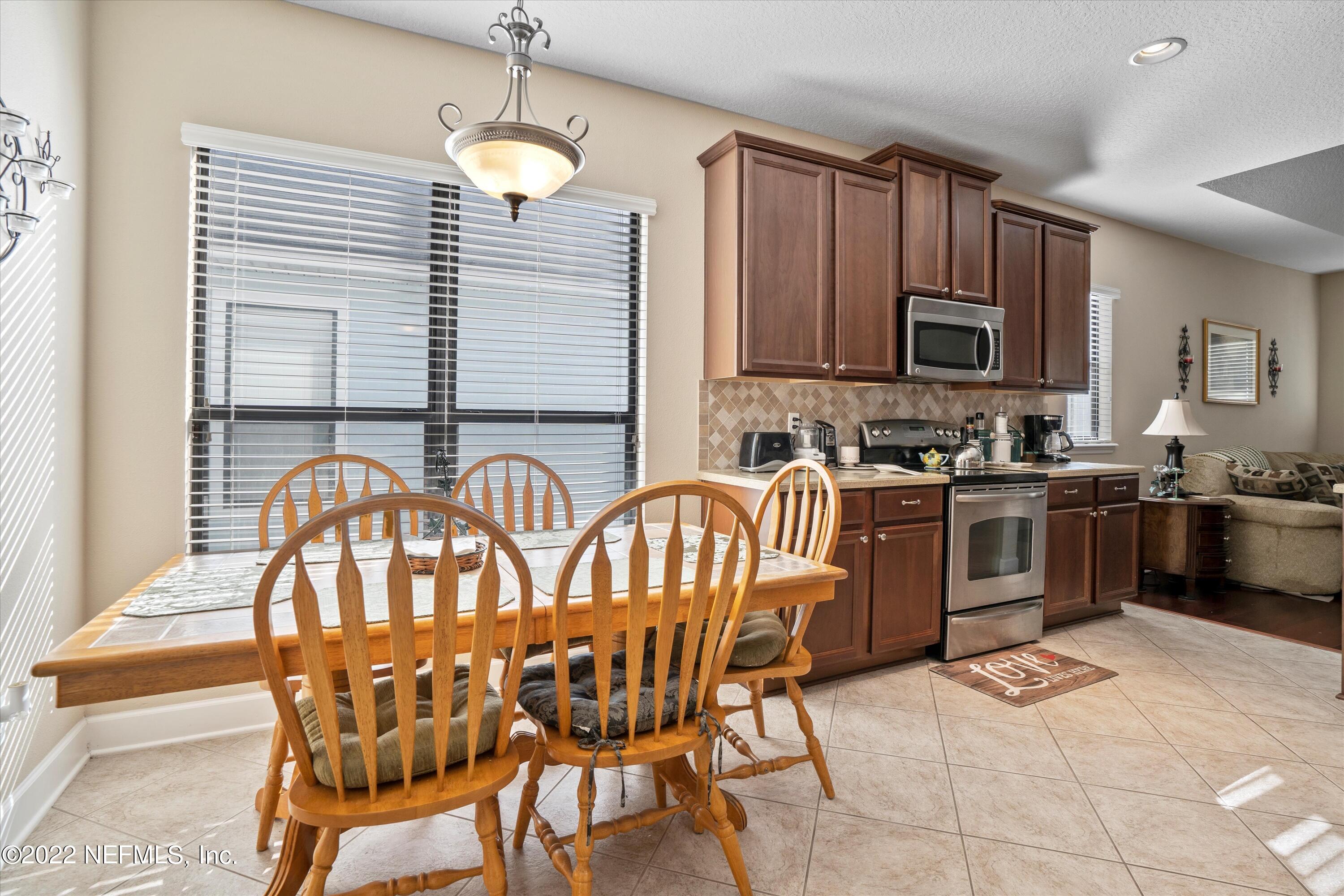 684 SUNNY STROLL Drive