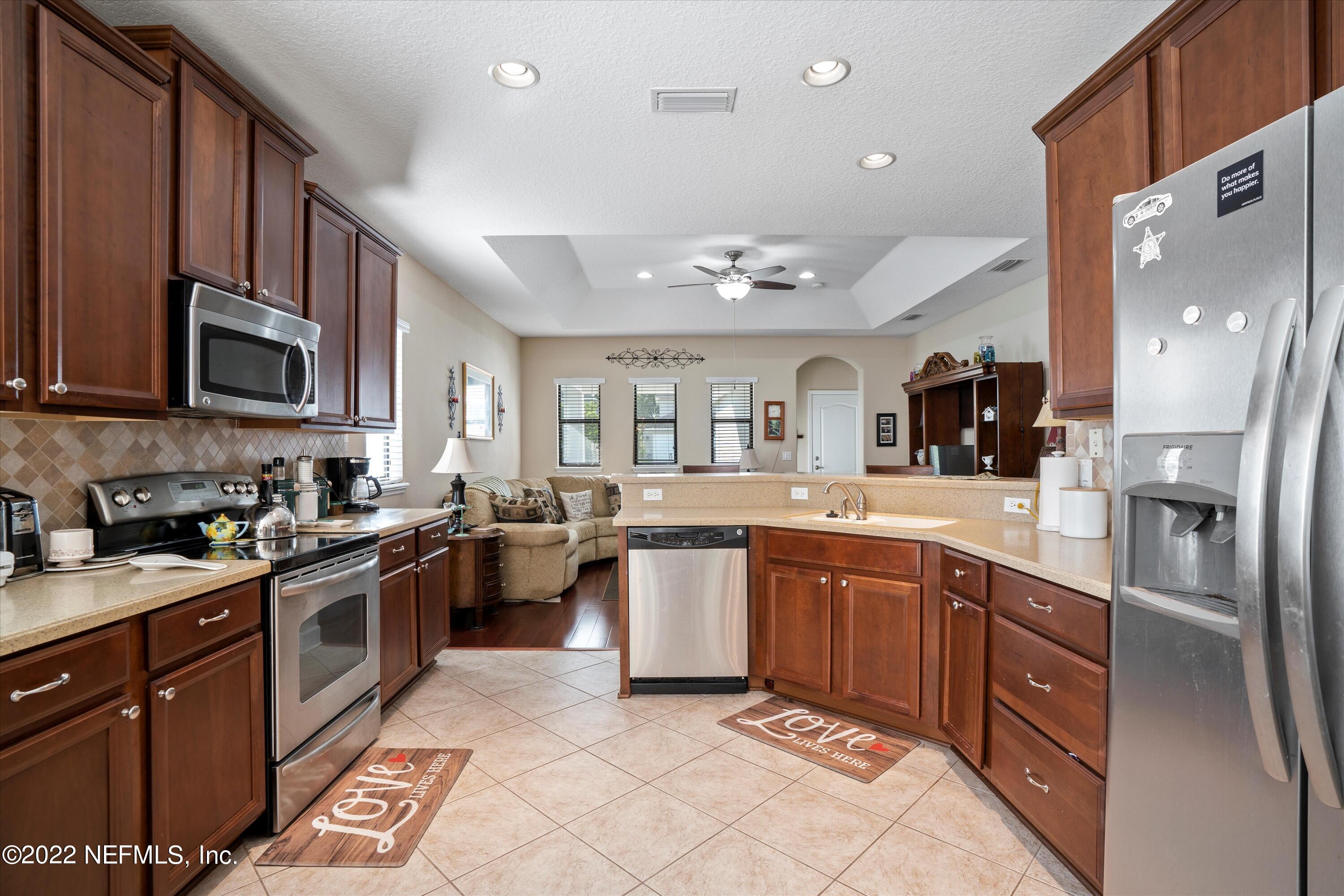 684 SUNNY STROLL Drive