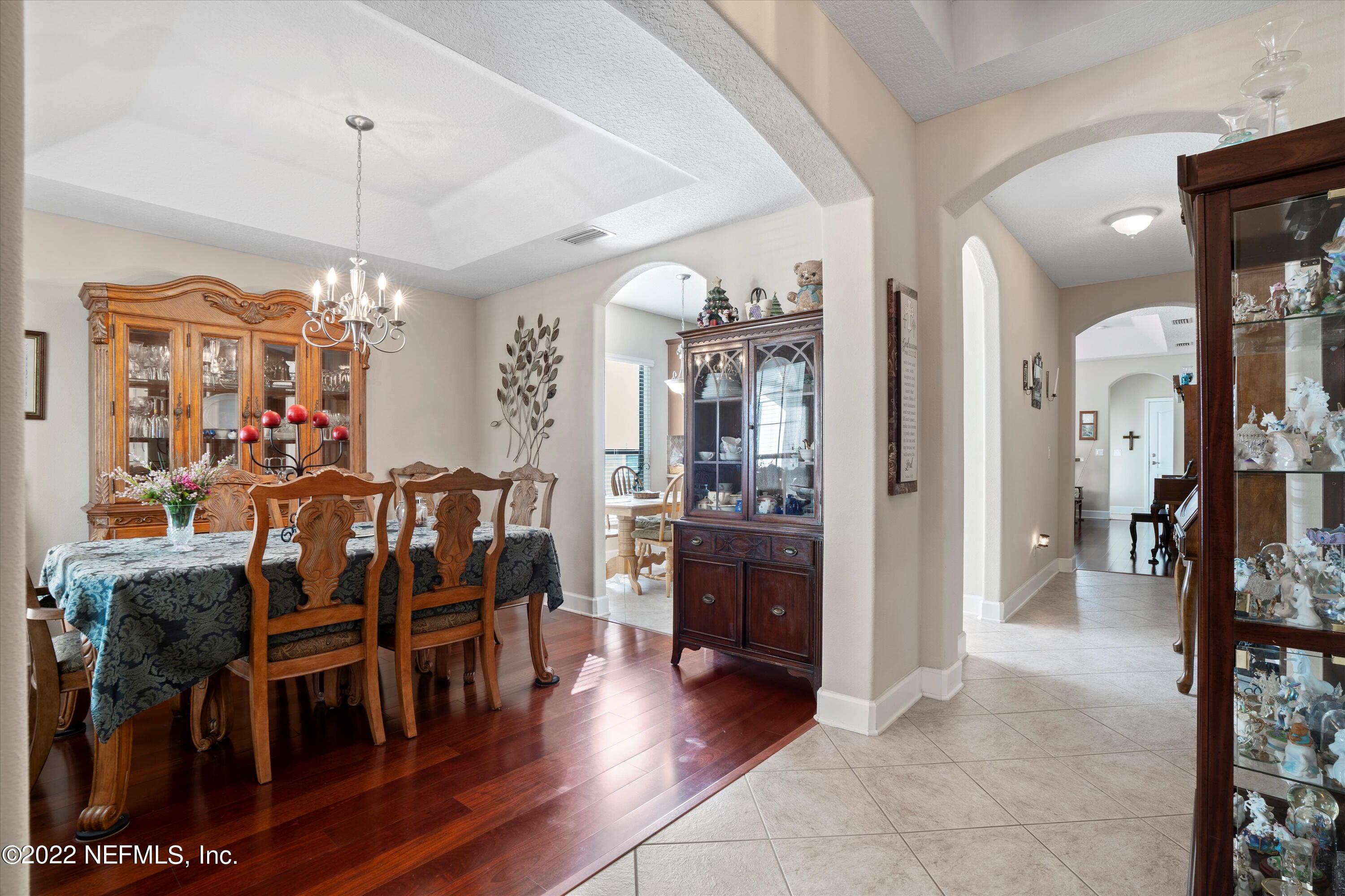 684 SUNNY STROLL Drive