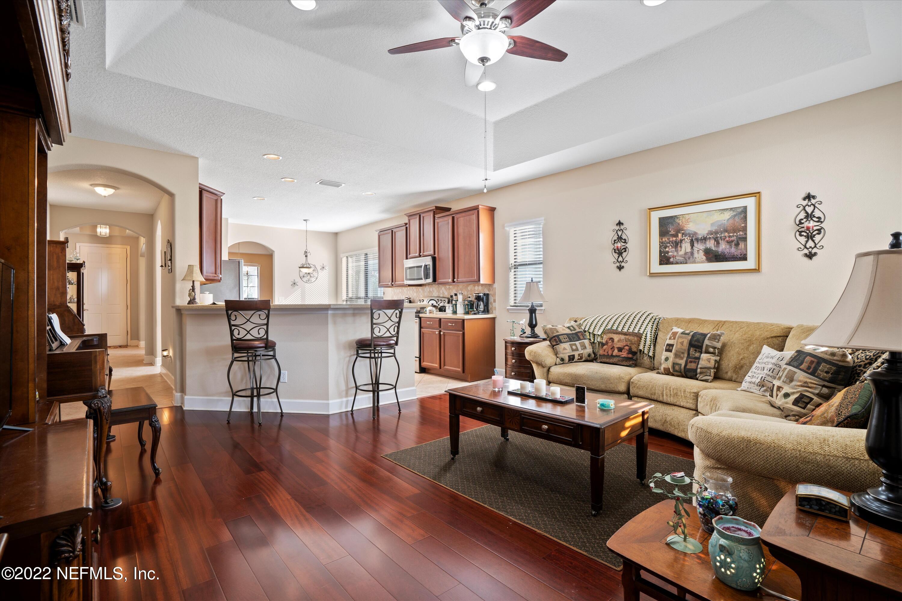 684 SUNNY STROLL Drive