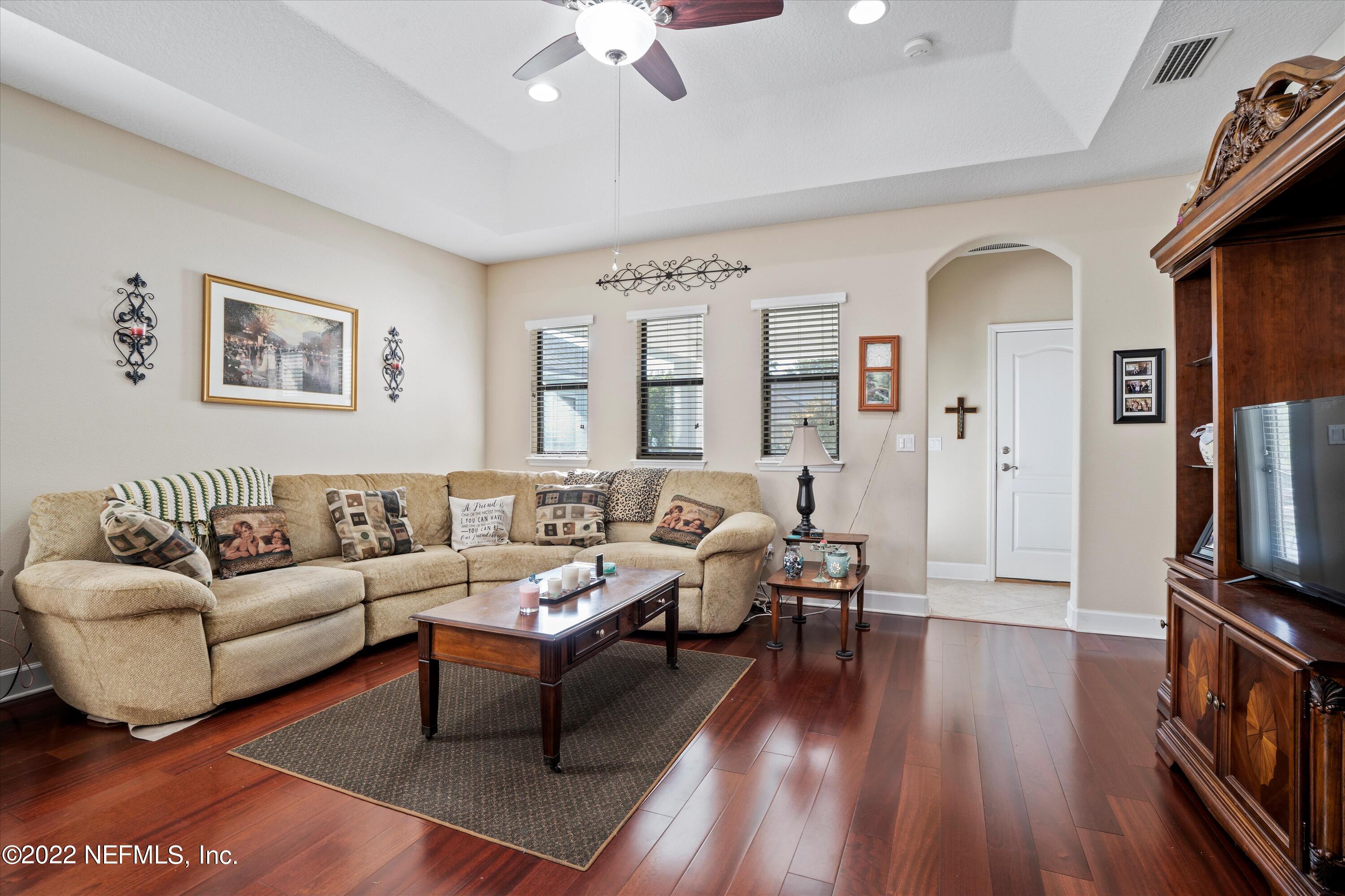 684 SUNNY STROLL Drive