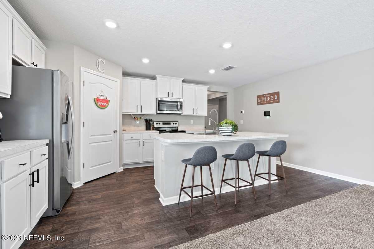 3590 DERBY FOREST Drive