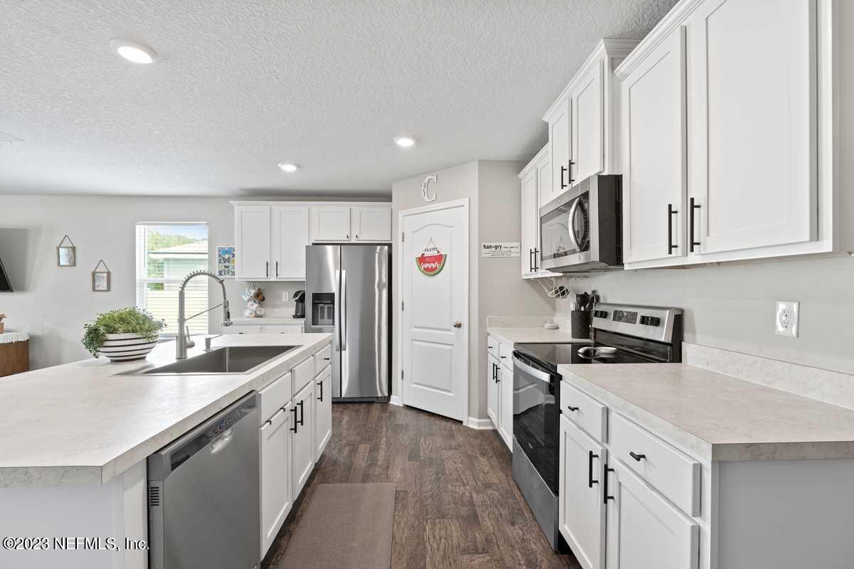 3590 DERBY FOREST Drive