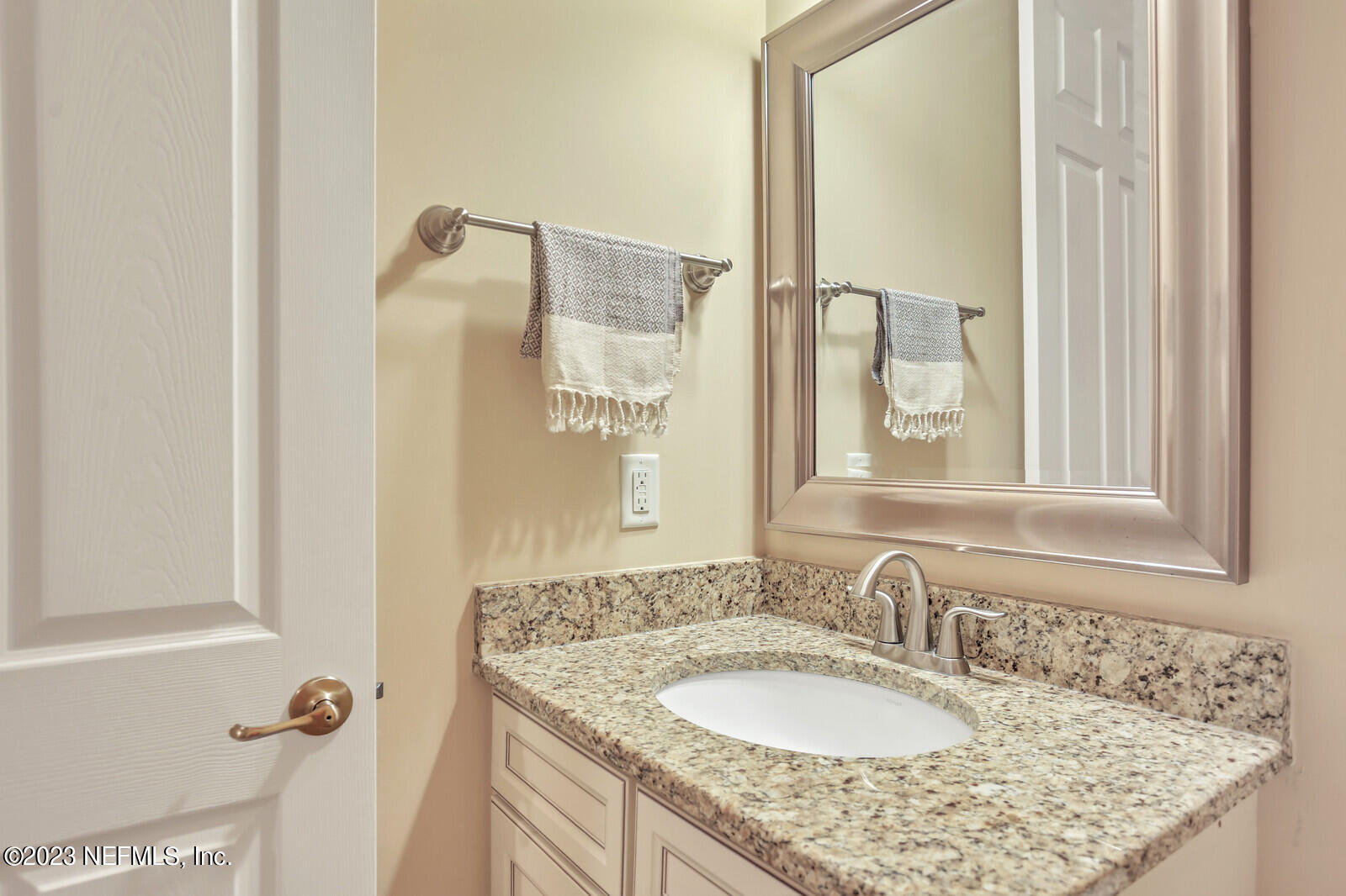 291 ELLSWORTH Circle