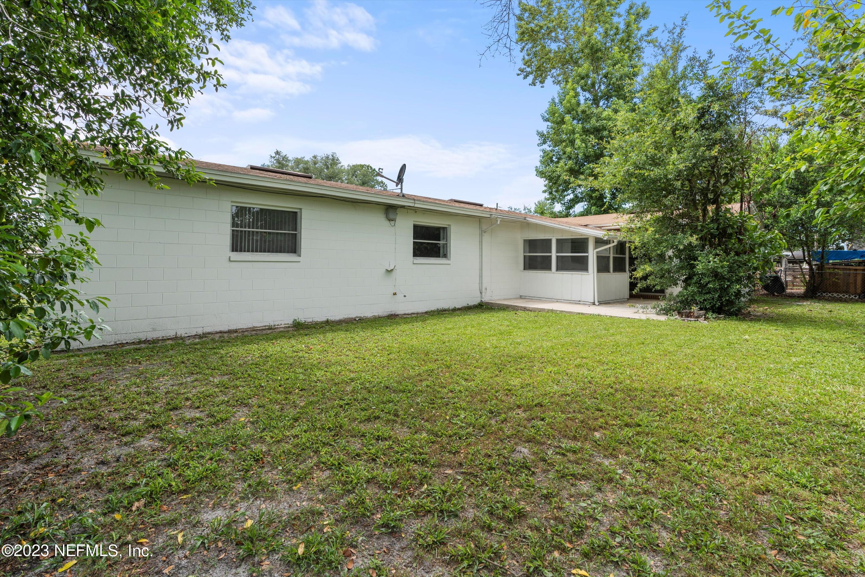 5905 RENAULT Drive W
