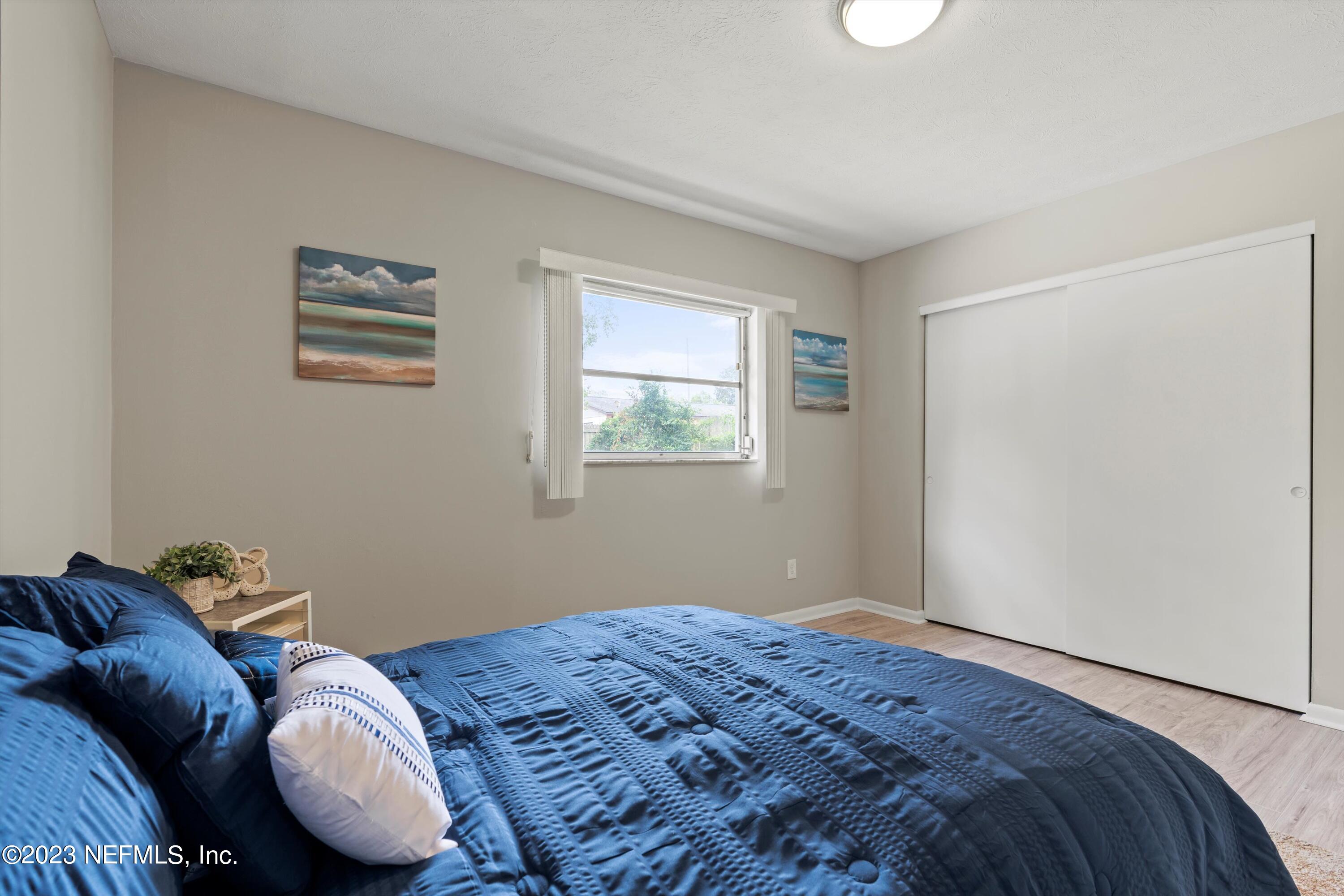 5905 RENAULT Drive W