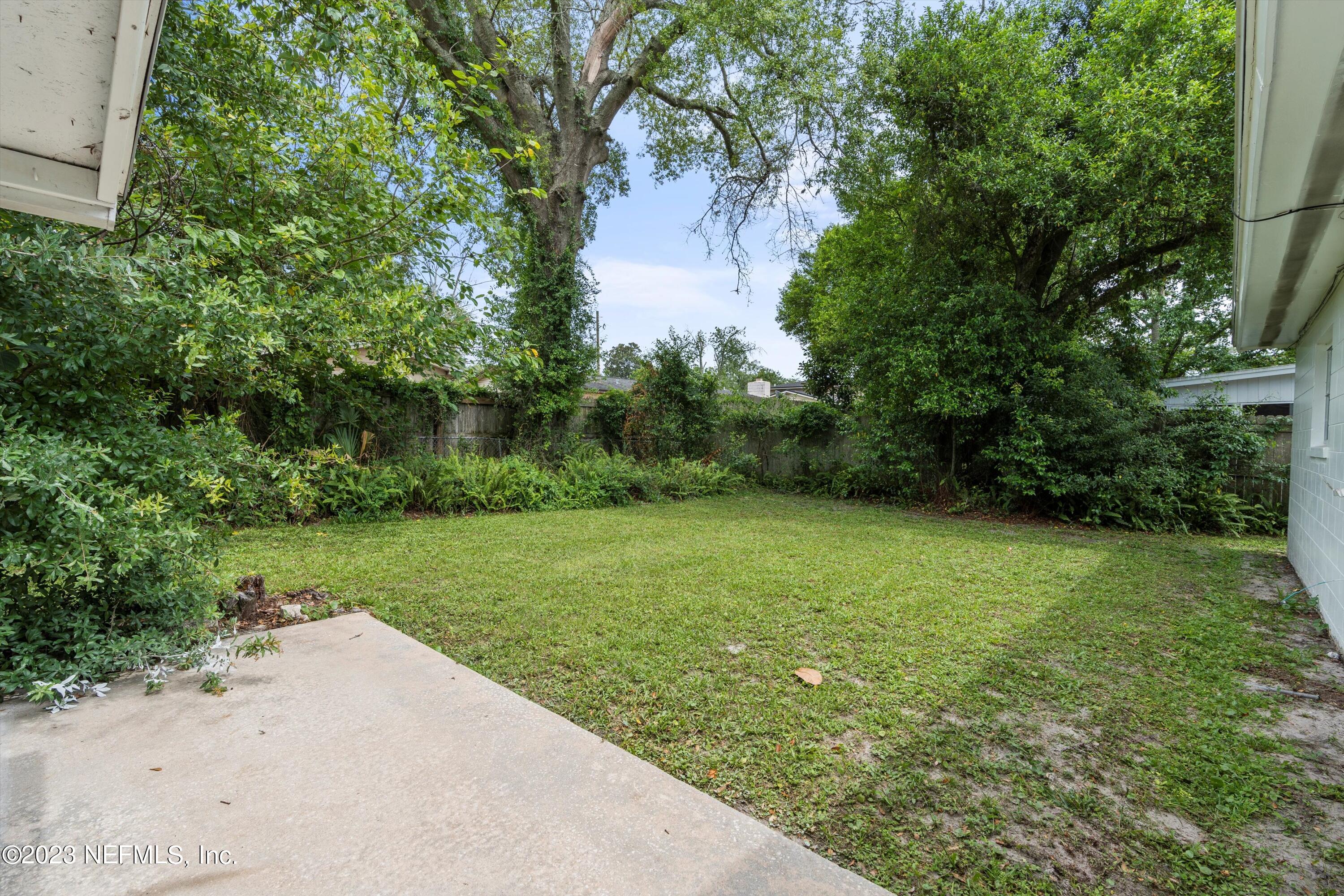 5905 RENAULT Drive W
