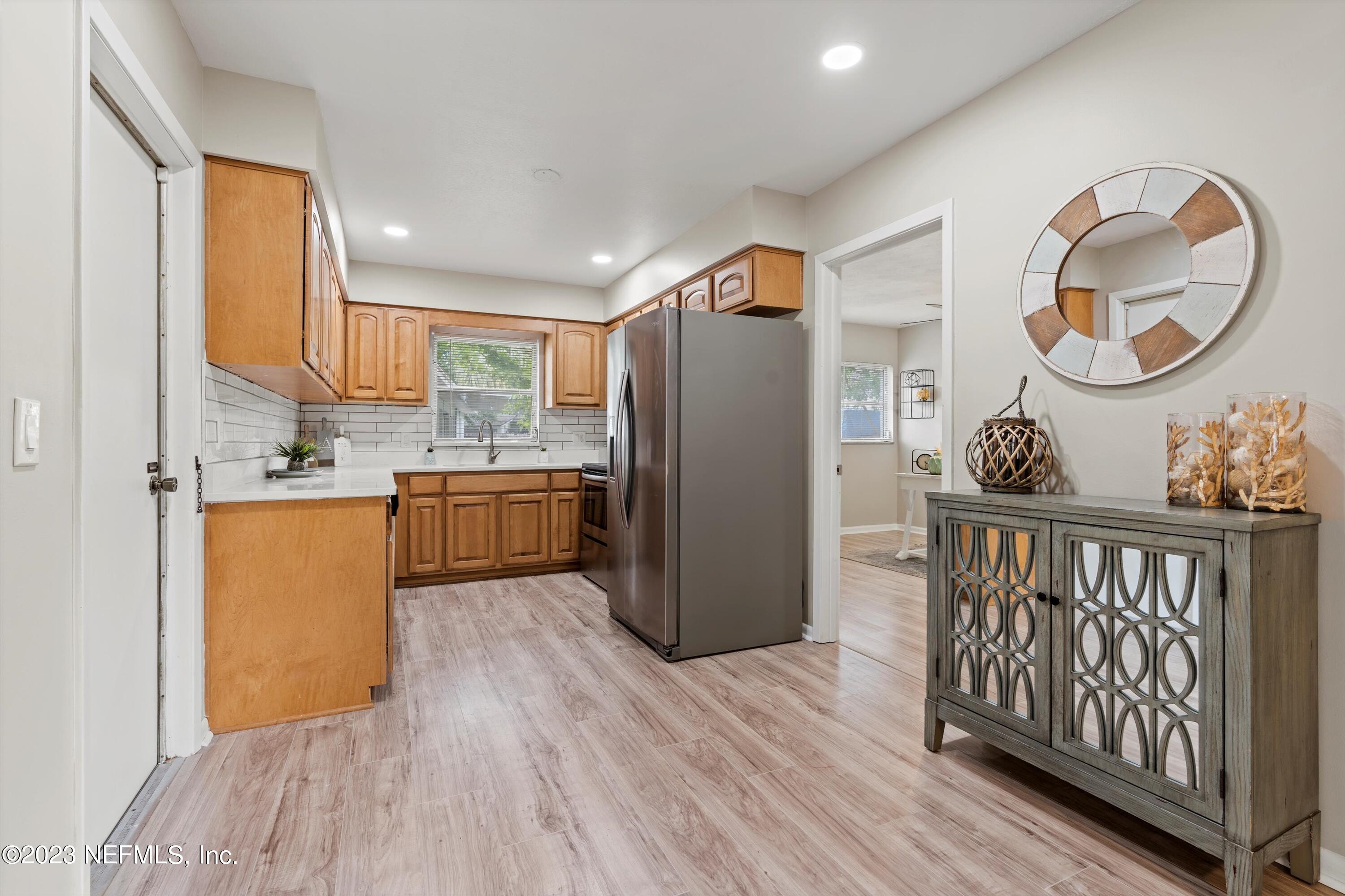 5905 RENAULT Drive W