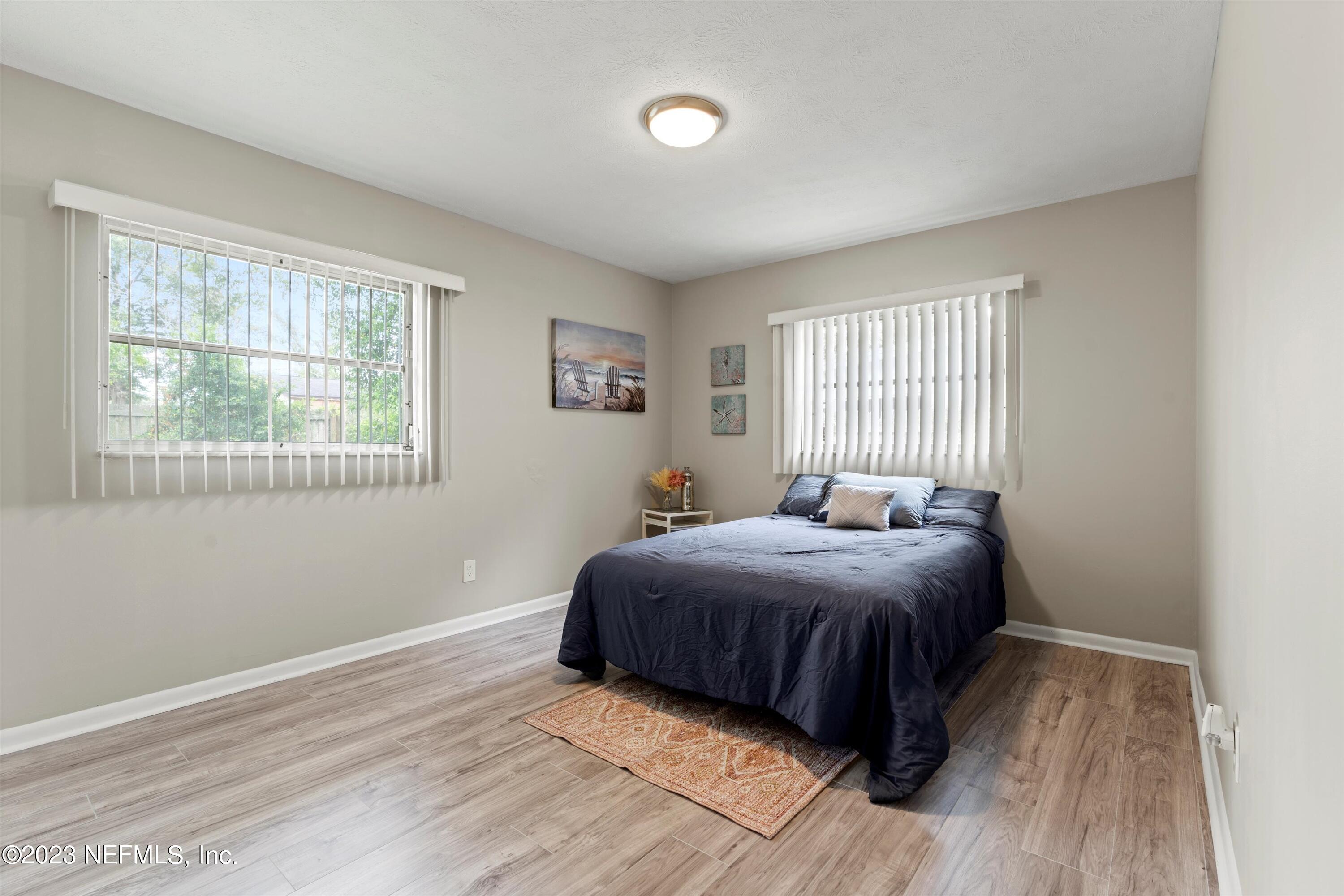 5905 RENAULT Drive W