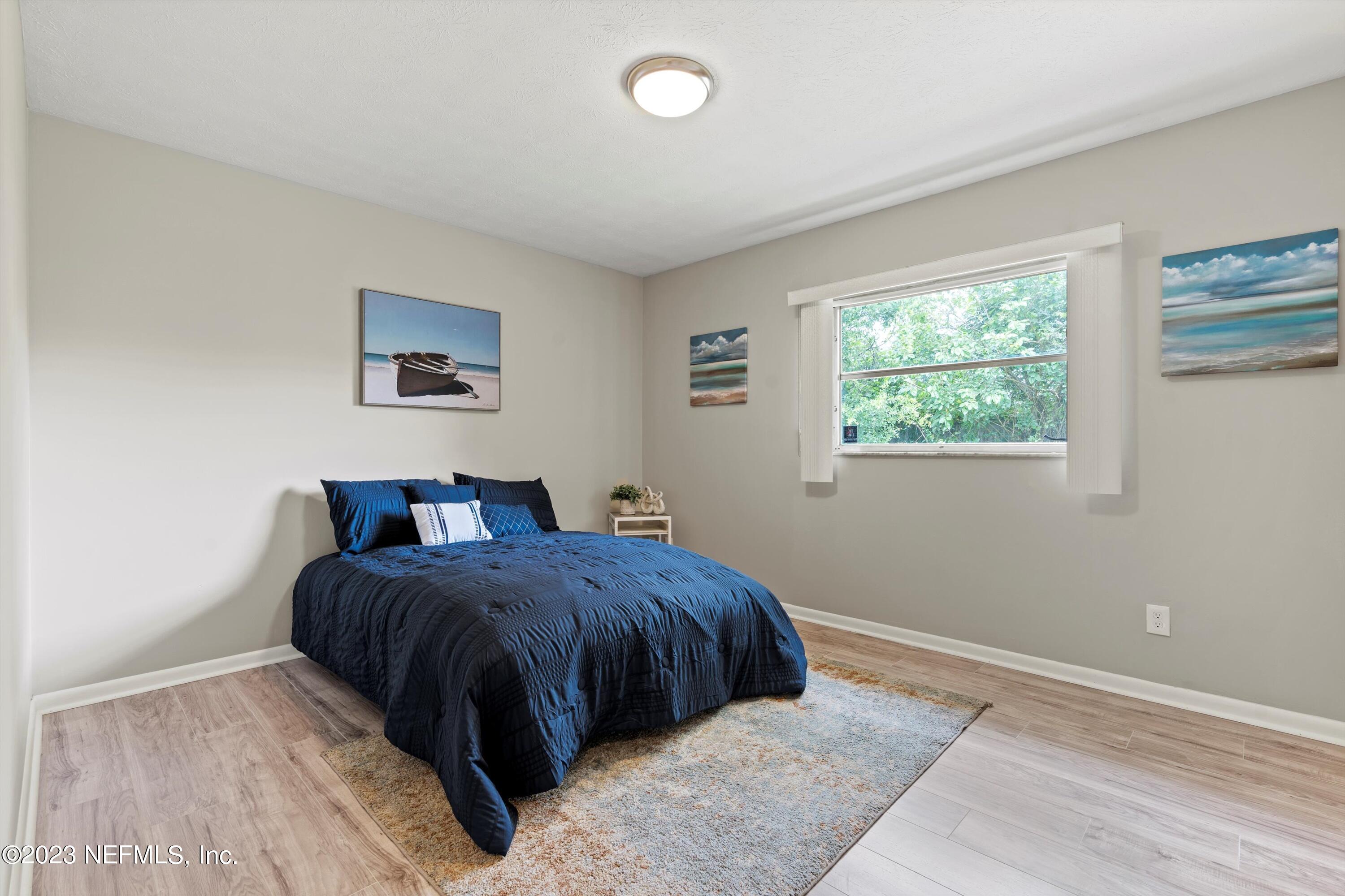 5905 RENAULT Drive W