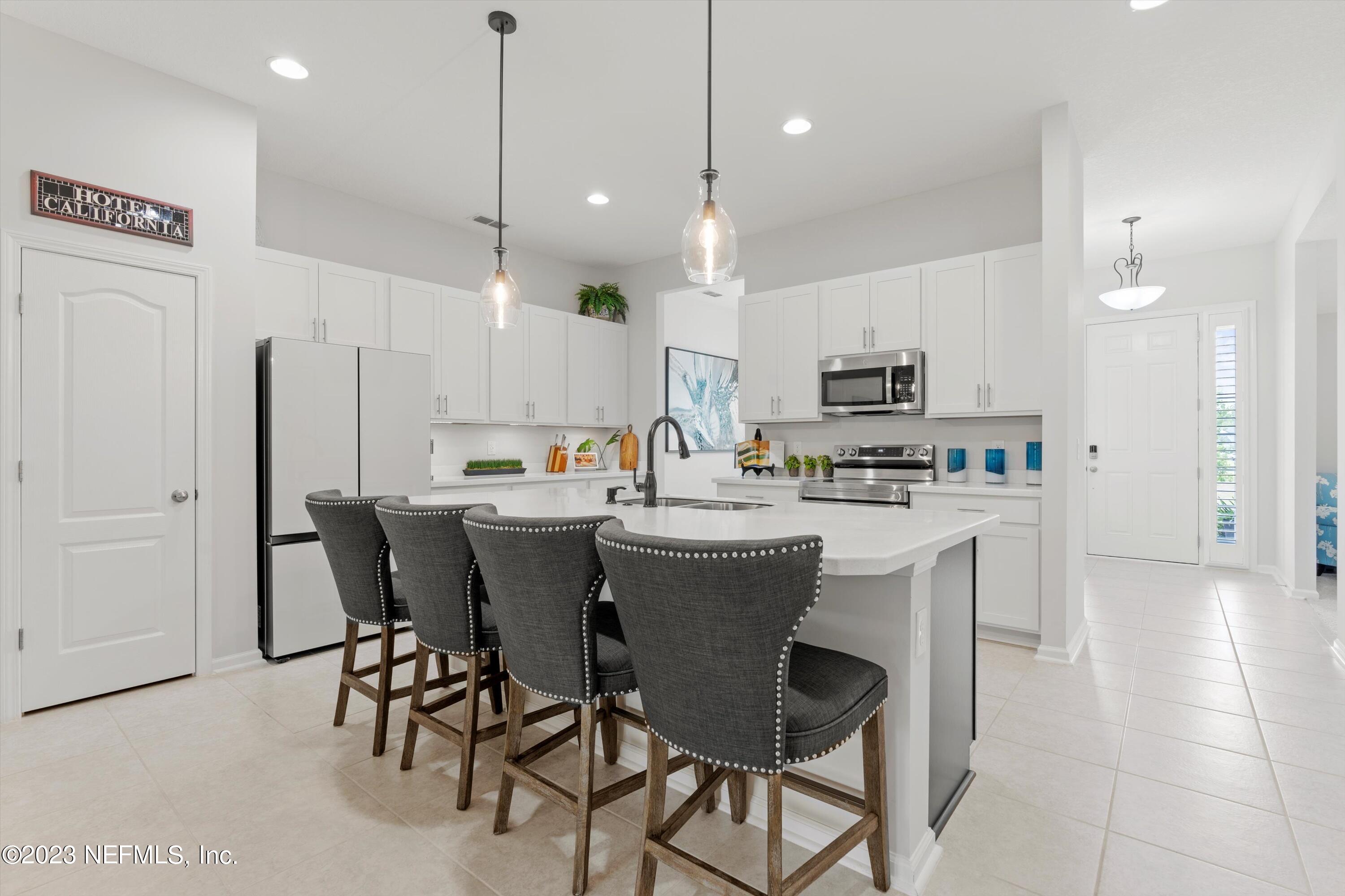 1653 LEWIS LAKE Lane