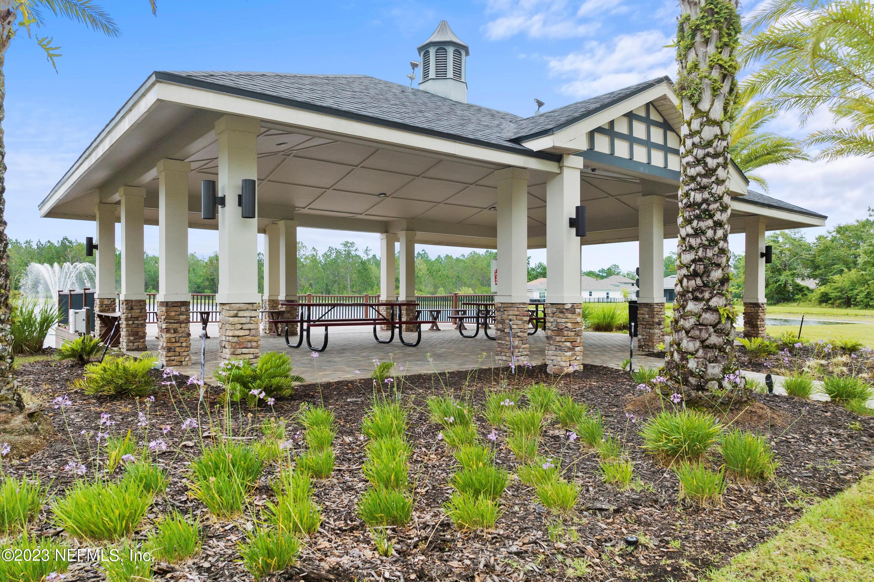 1653 LEWIS LAKE Lane