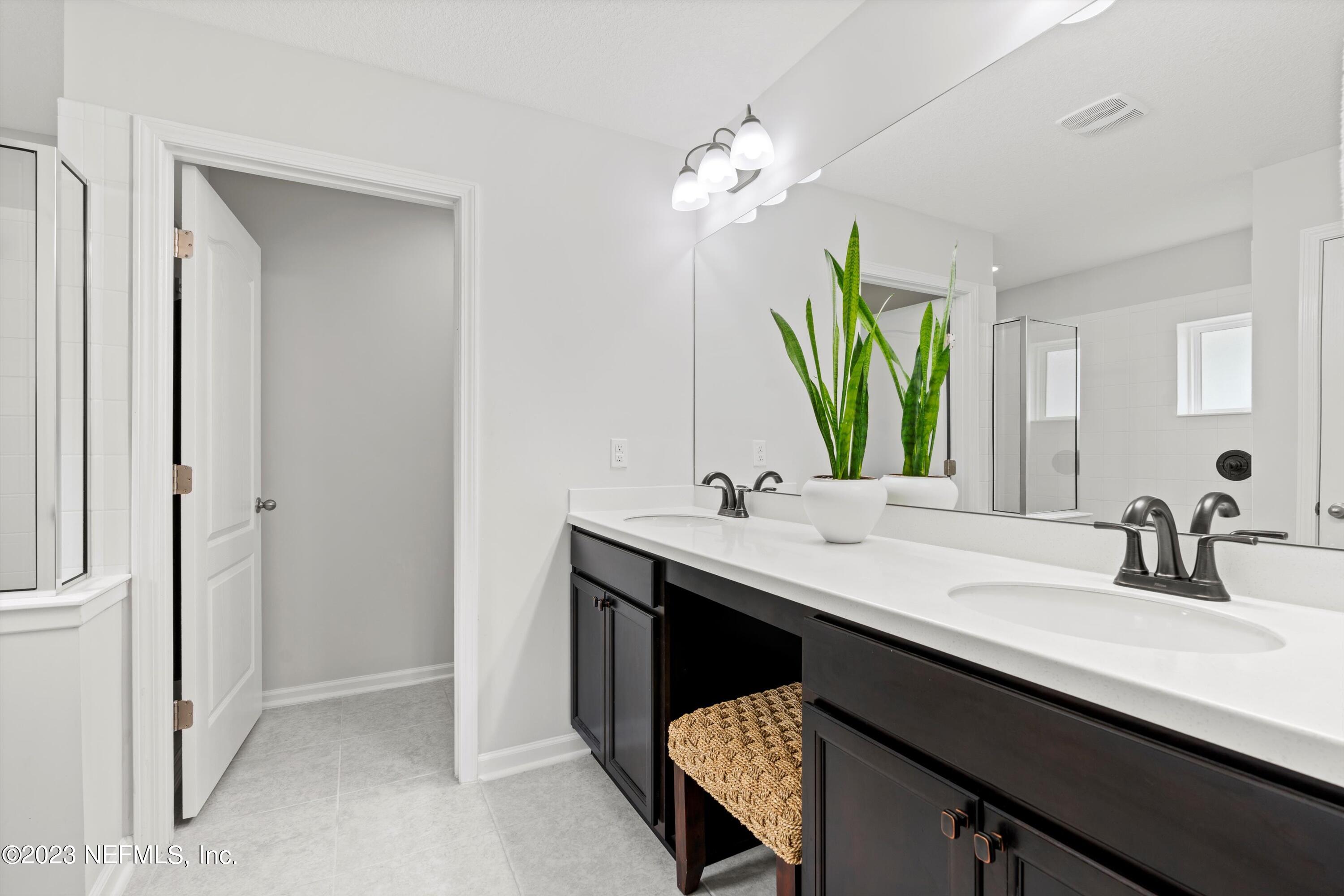 1653 LEWIS LAKE Lane