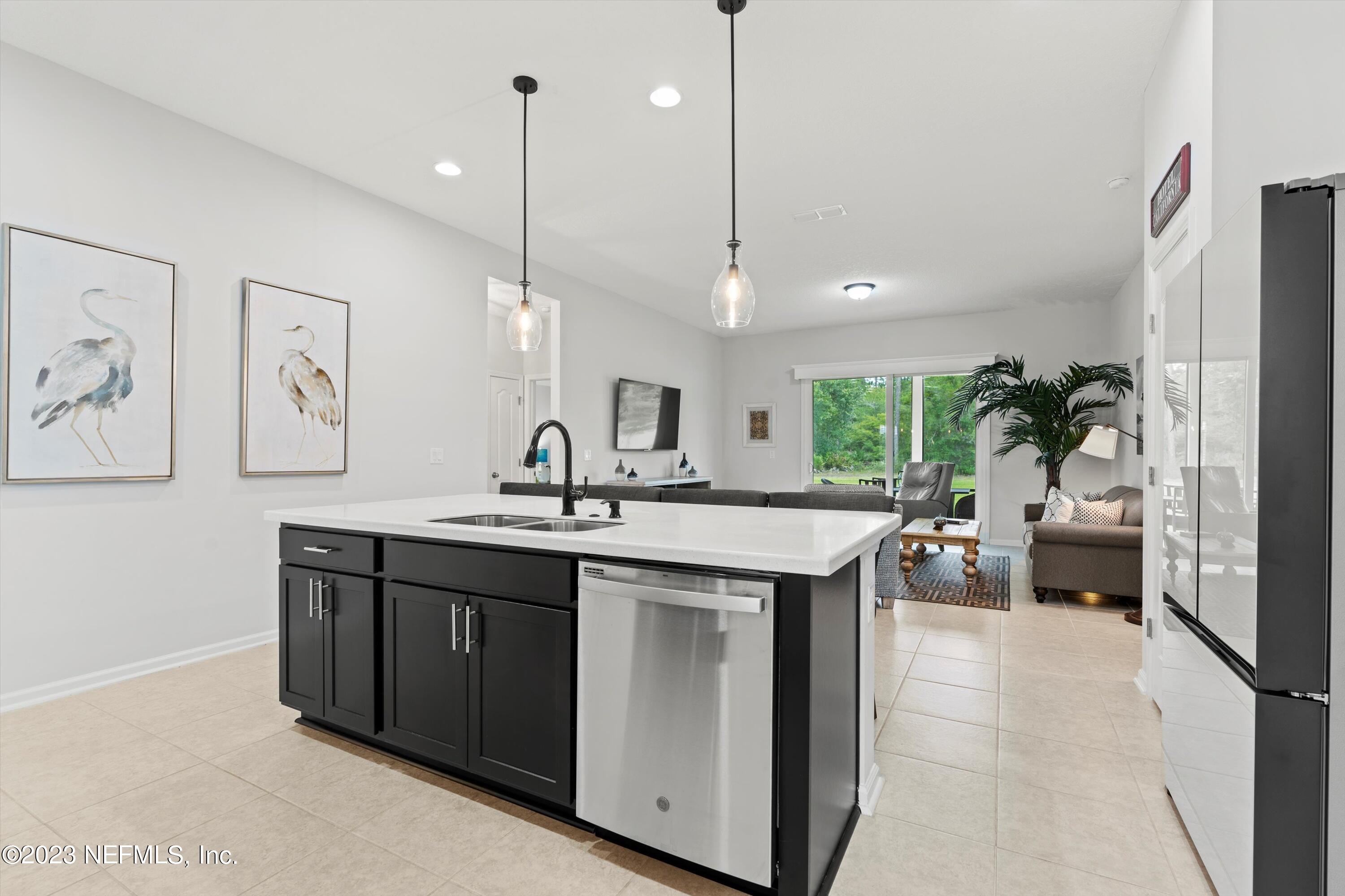 1653 LEWIS LAKE Lane