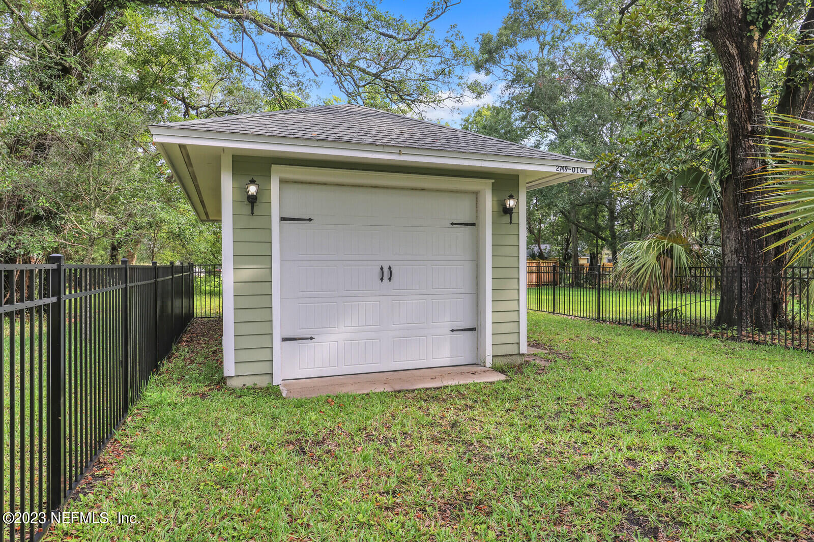 2749 LYDIA Street