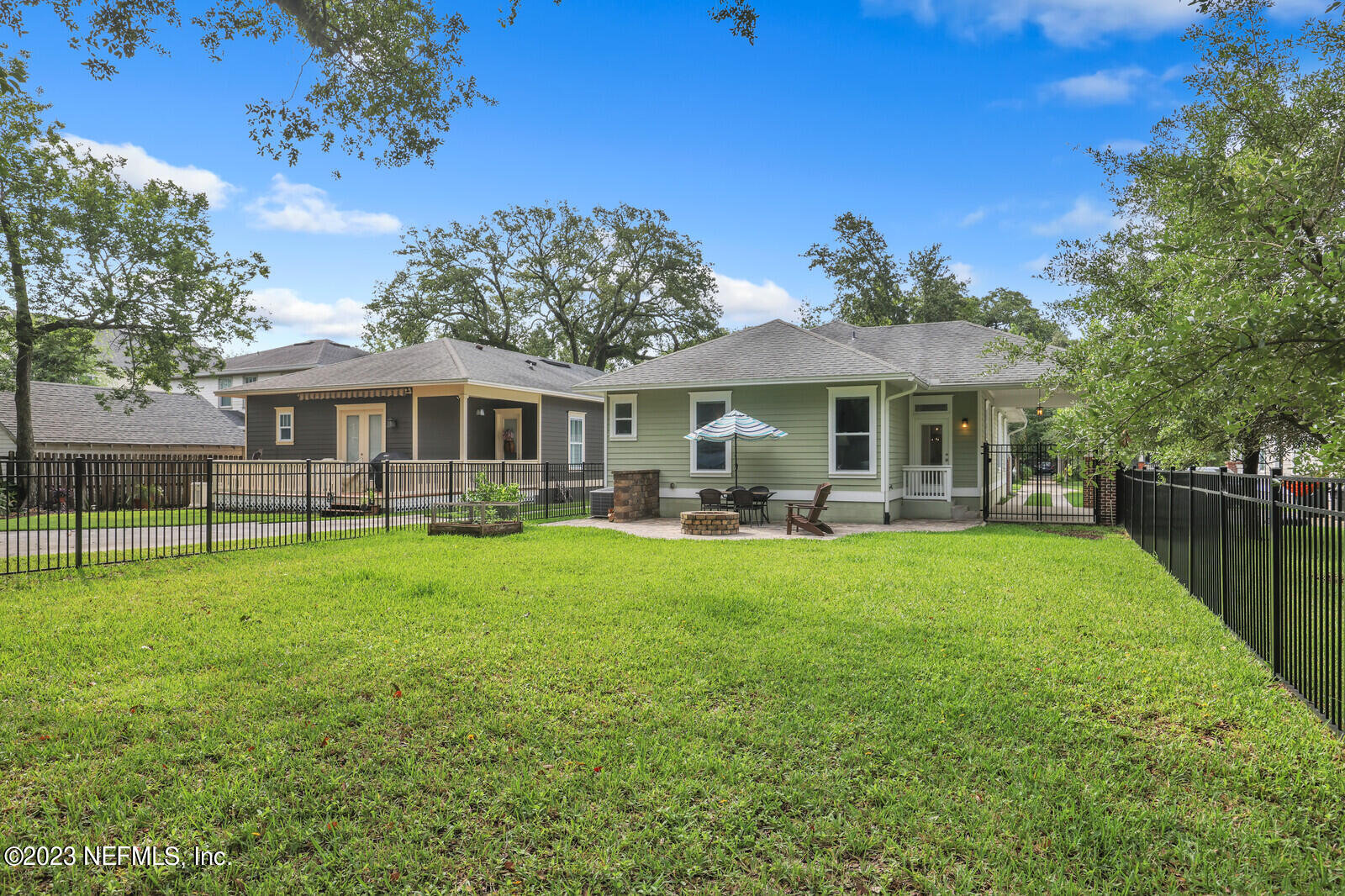 2749 LYDIA Street