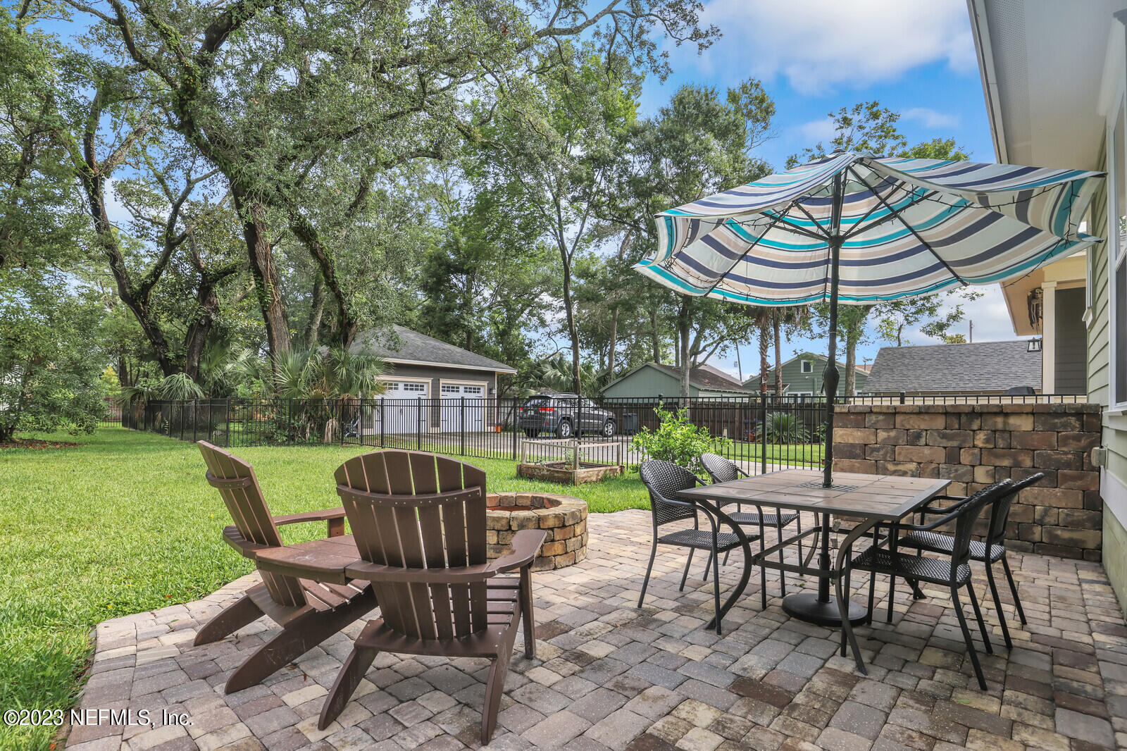 2749 LYDIA Street