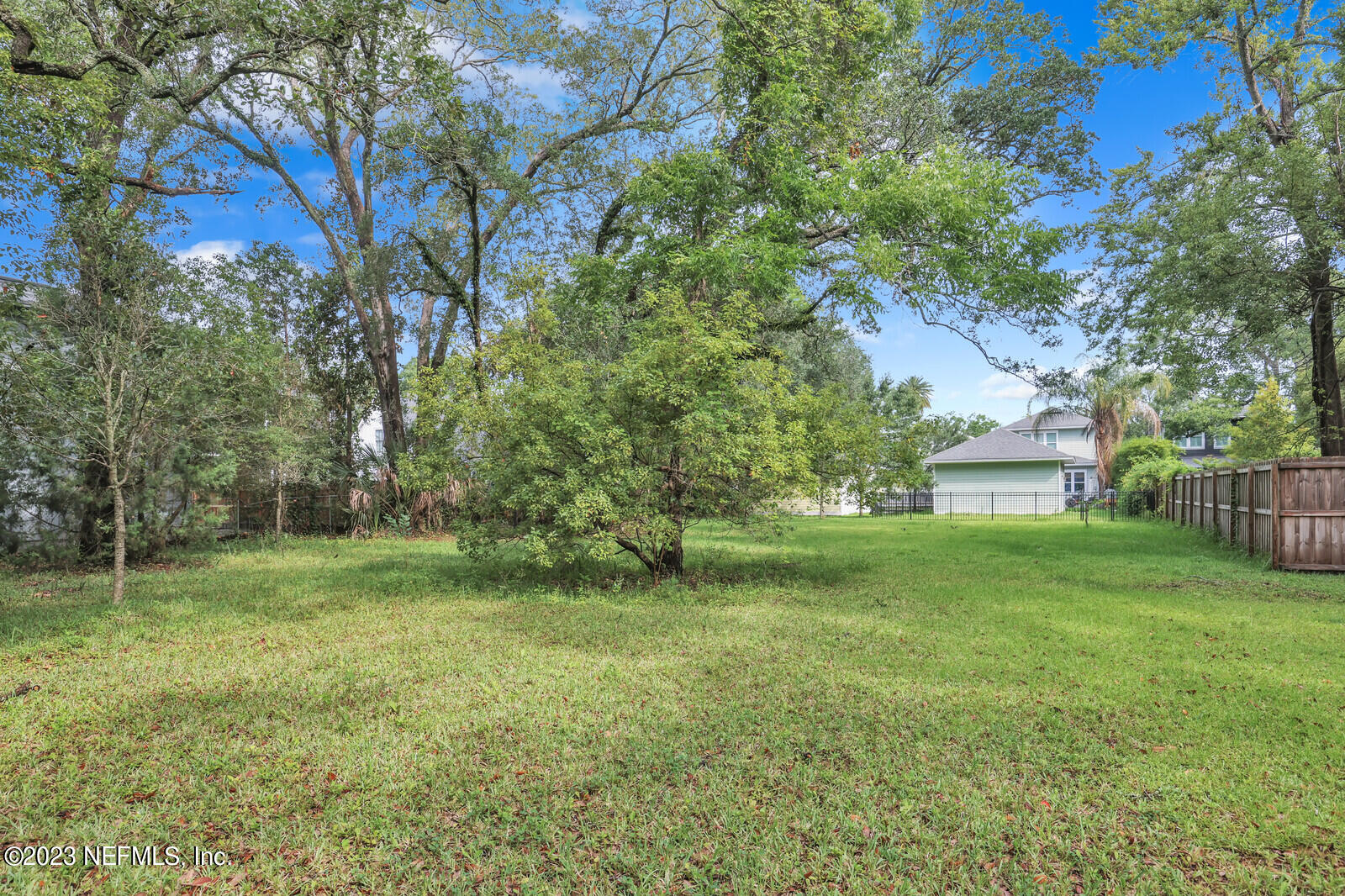 2749 LYDIA Street