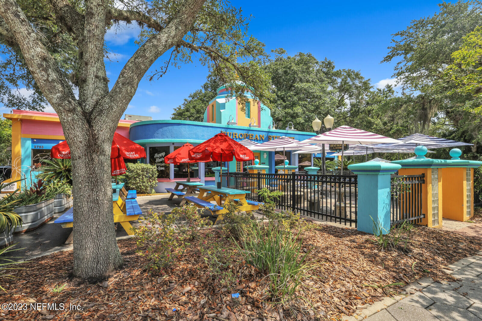 2749 LYDIA Street