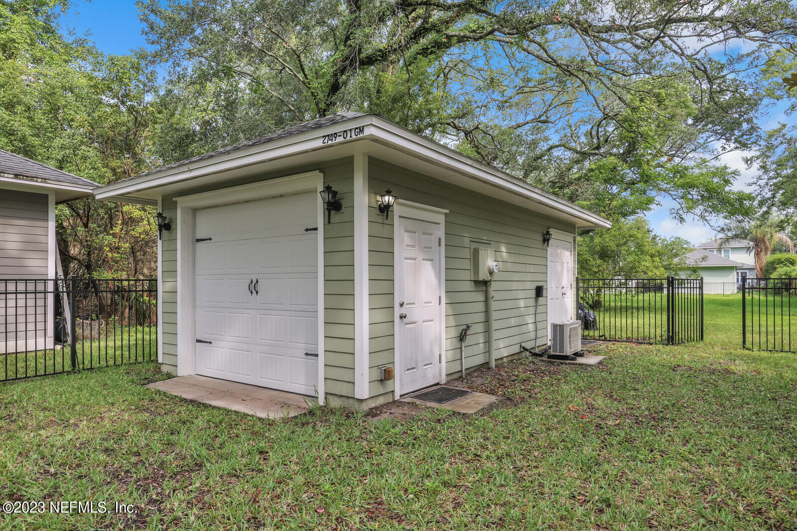 2749 LYDIA Street