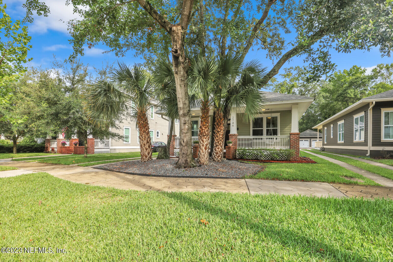 2749 LYDIA Street