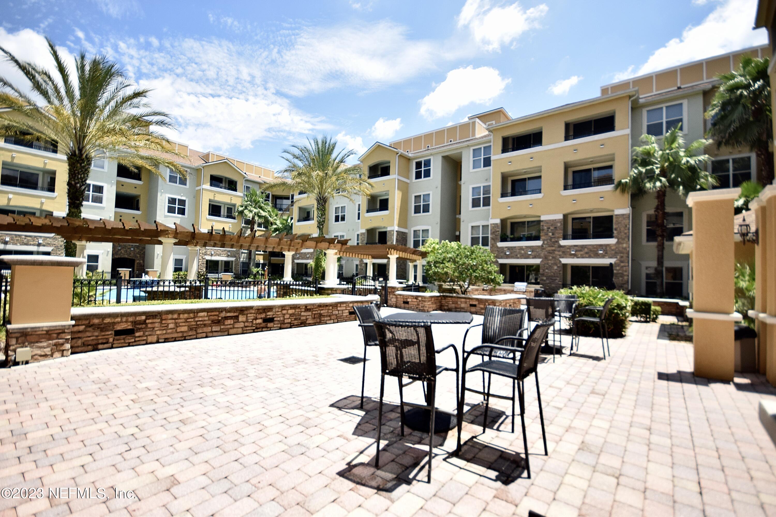 8539 GATE Parkway W, 1416