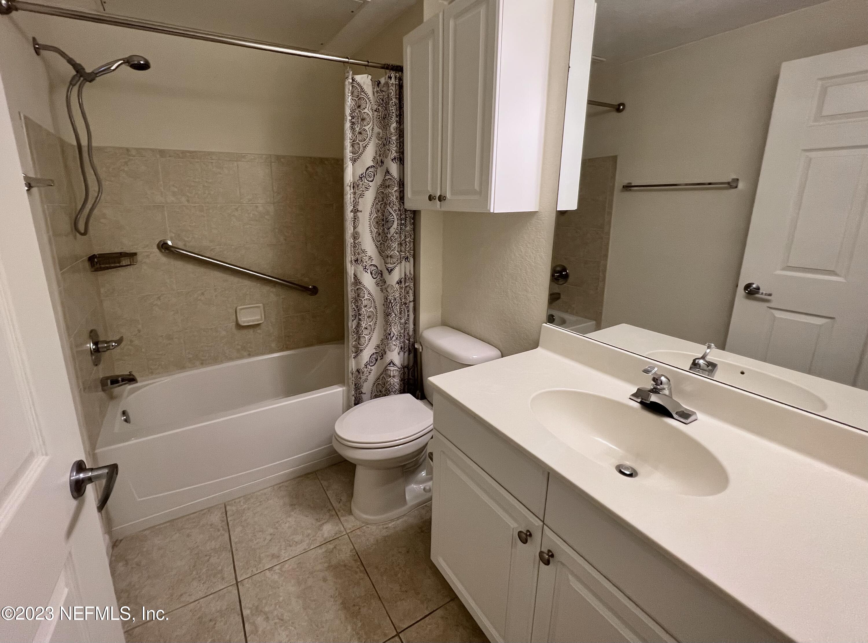 8539 GATE Parkway W, 1416