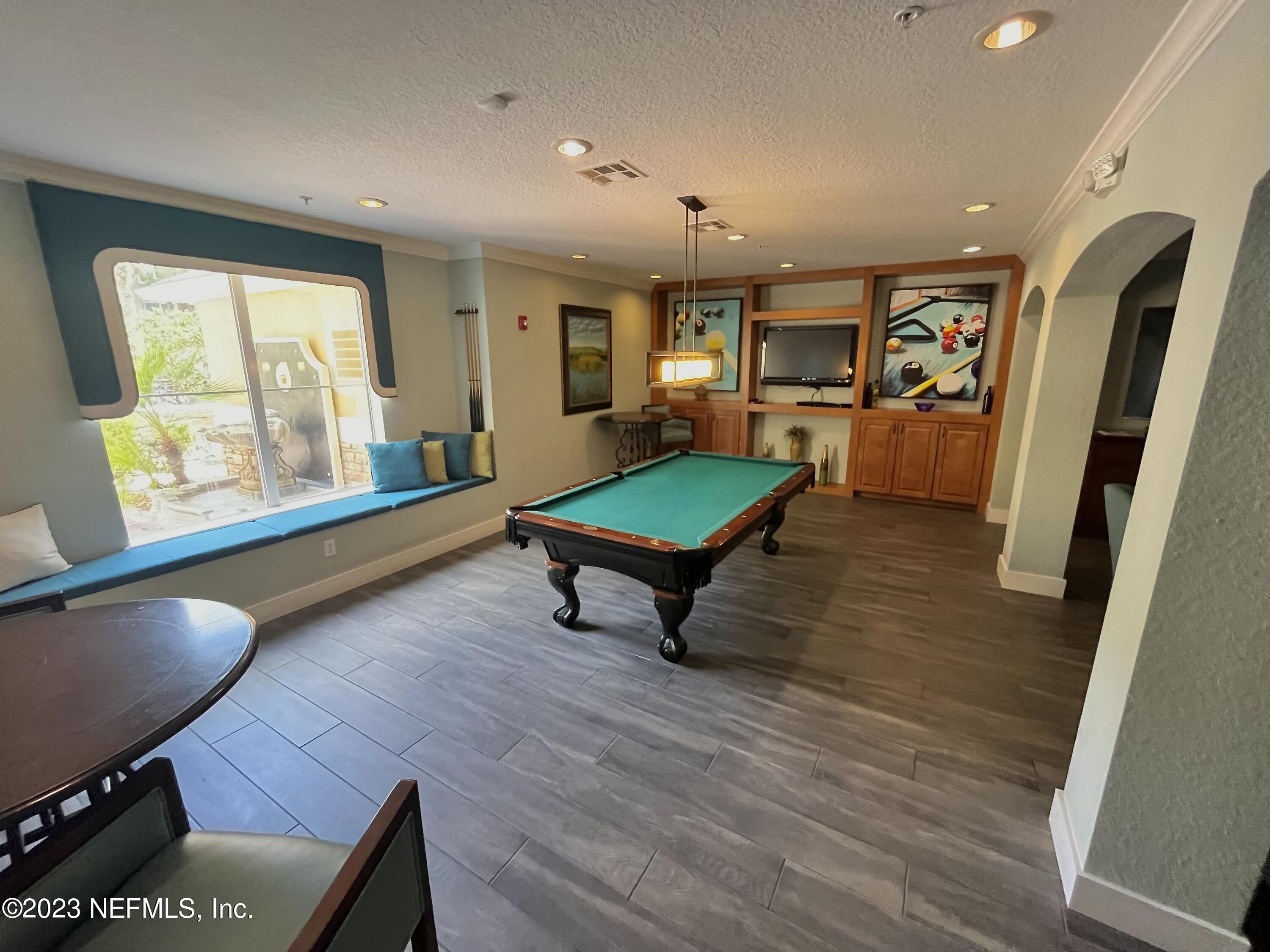 8539 GATE Parkway W, 1416